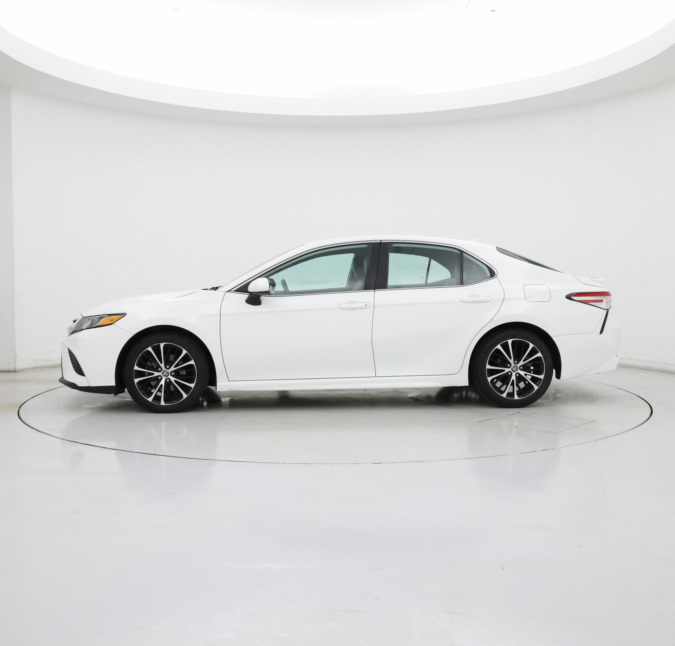Thumbnail: 2020 Toyota Camry - 3
