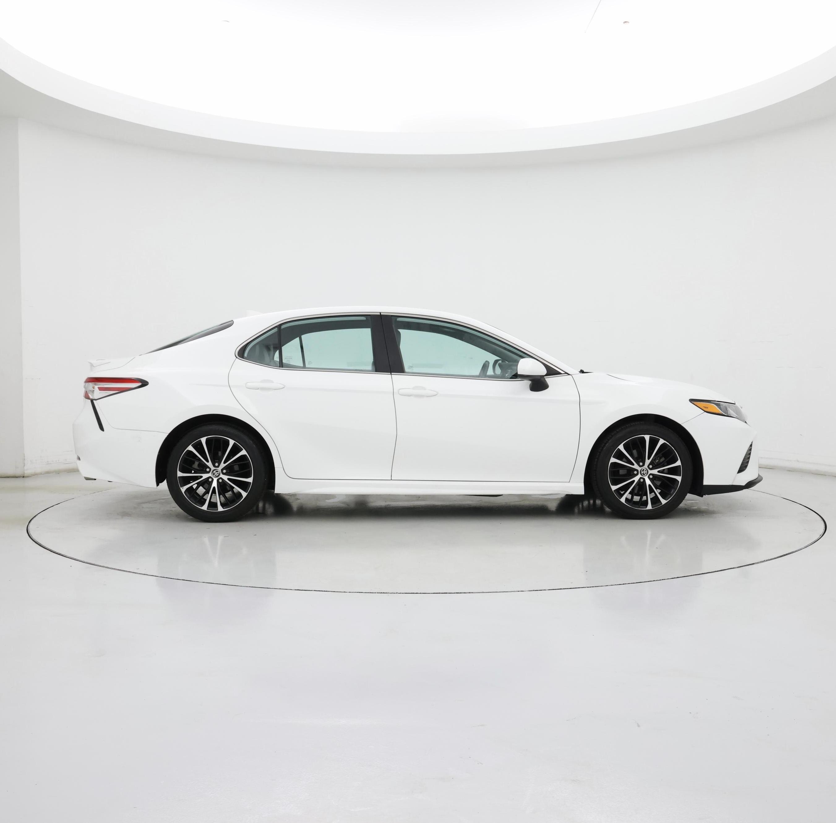 Thumbnail: 2020 Toyota Camry - 7