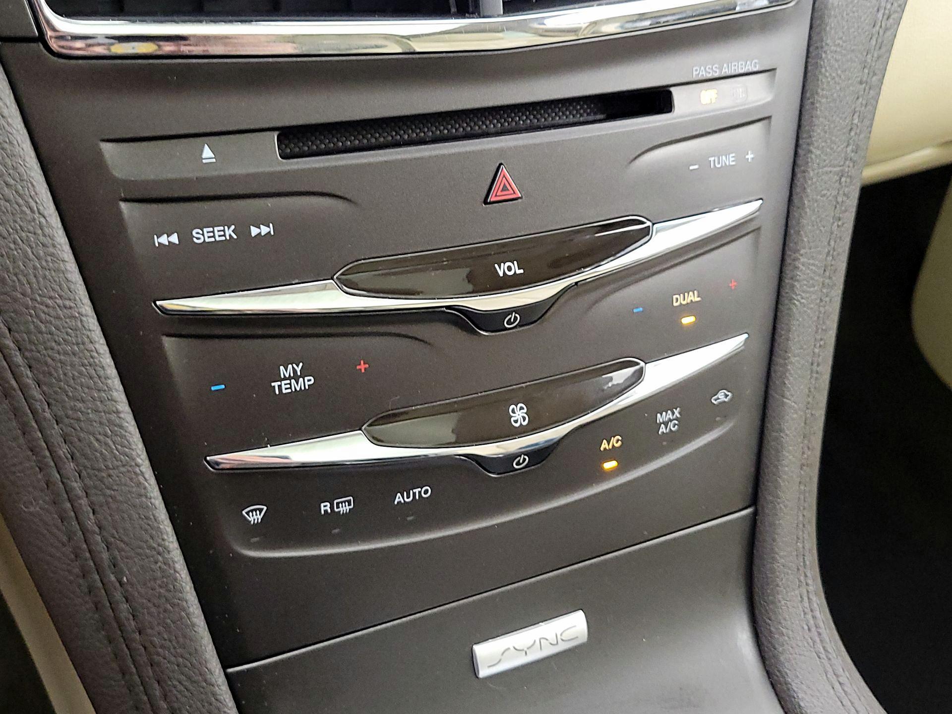 Thumbnail: 2019 Lincoln MKT - 17