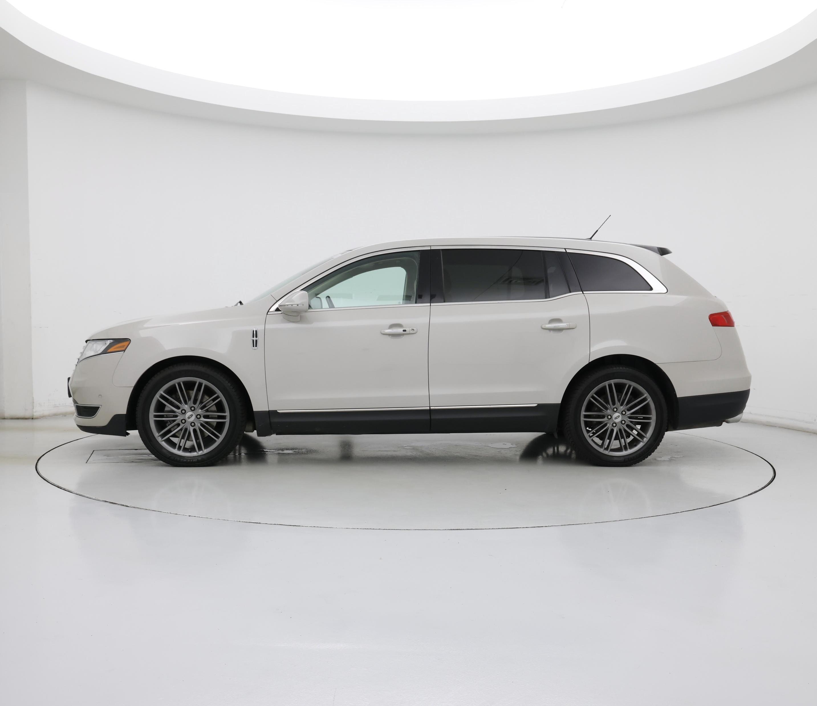 Thumbnail: 2019 Lincoln MKT - 3