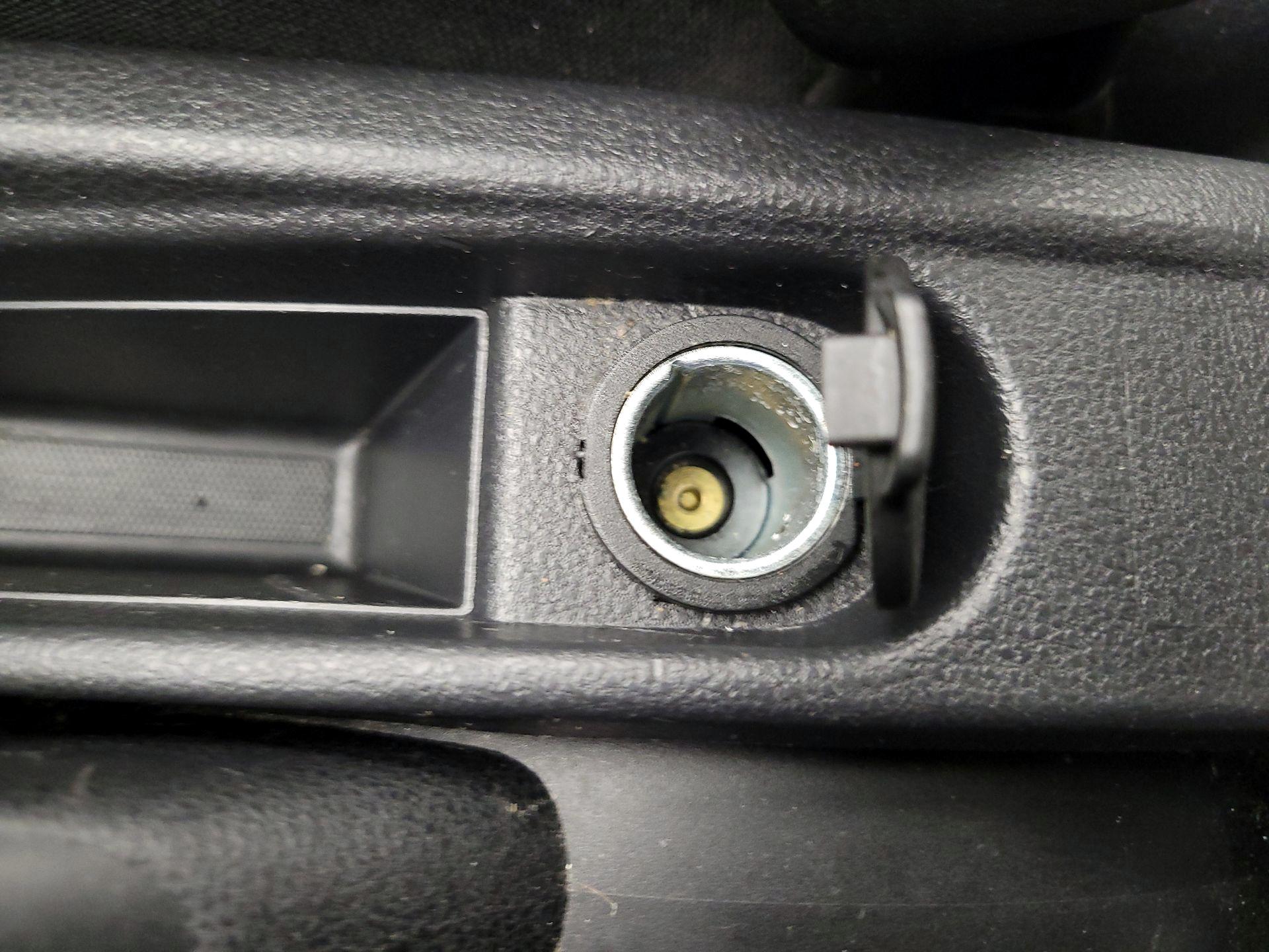 Thumbnail: 2014 Nissan Versa Note - 17