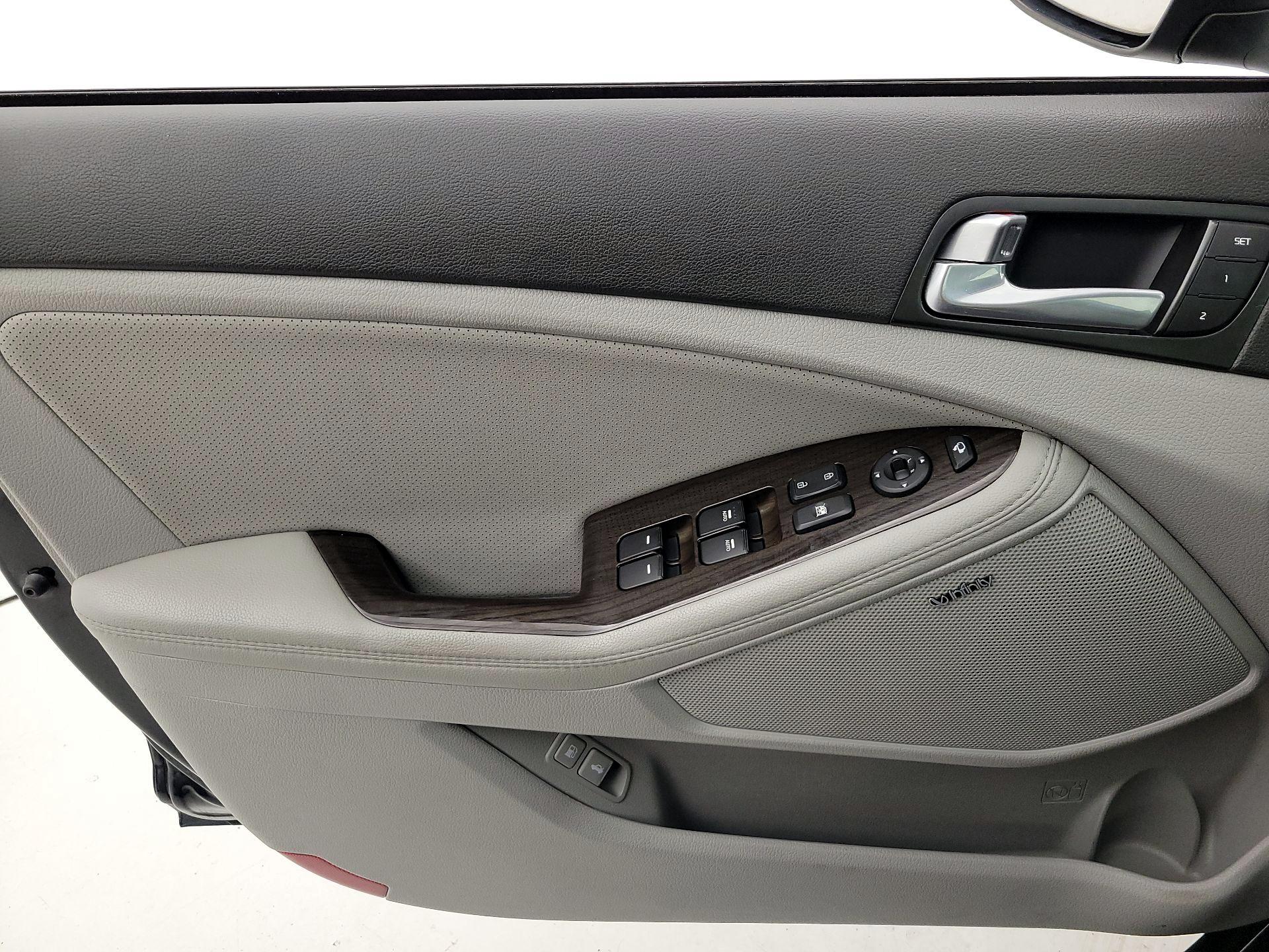 Thumbnail: 2015 Kia Optima - 12