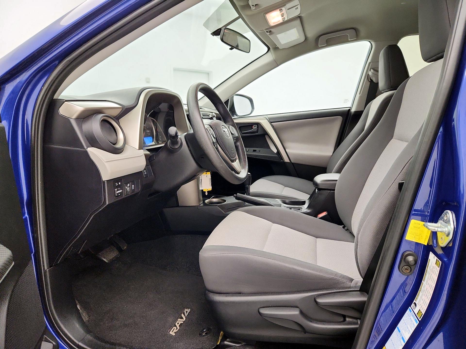 Thumbnail: 2015 Toyota RAV4 - 11