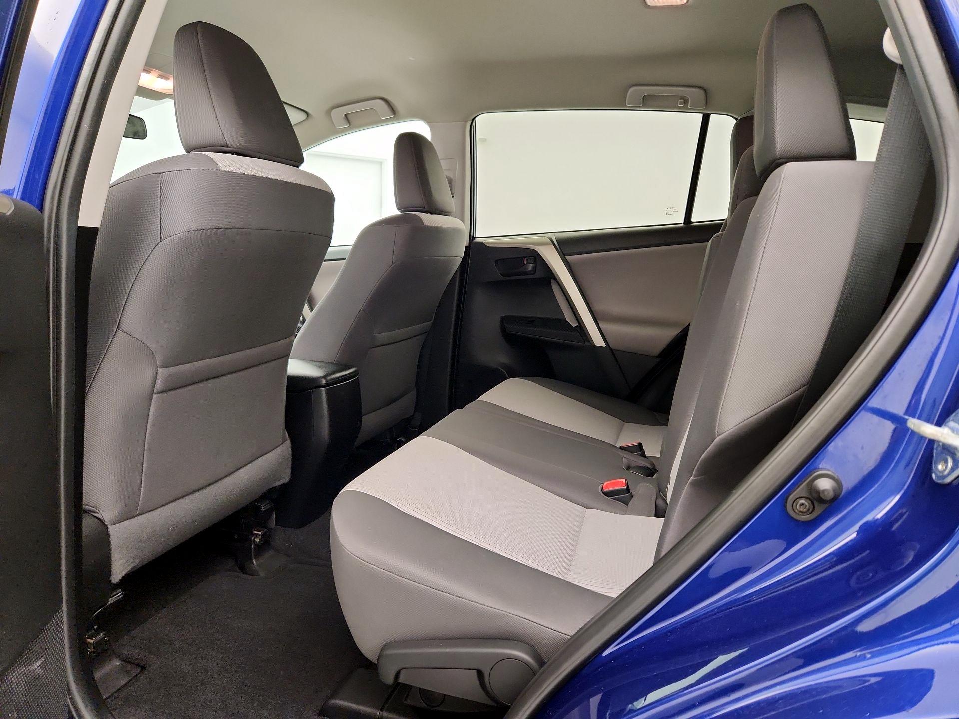 Thumbnail: 2015 Toyota RAV4 - 19