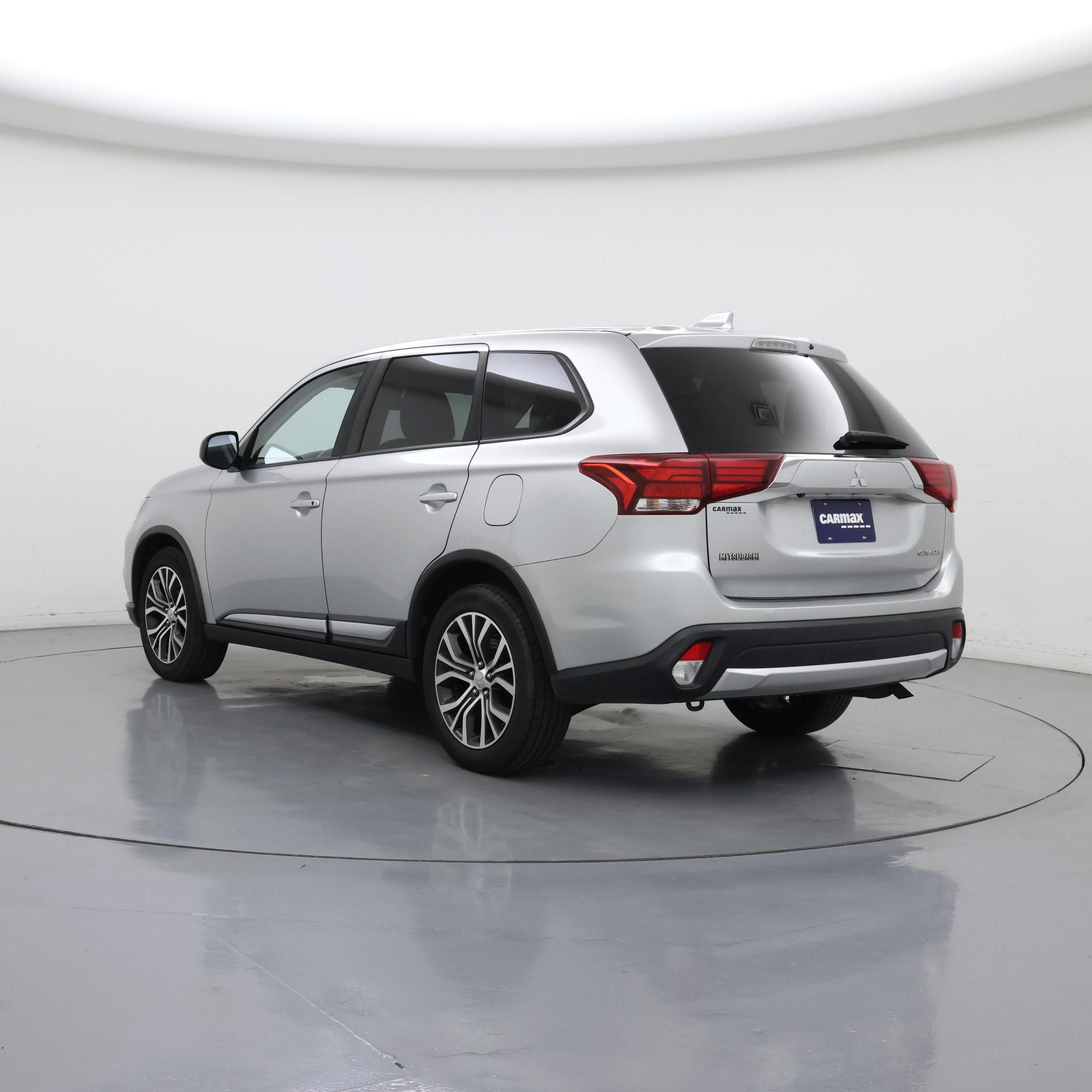 Thumbnail: 2018 Mitsubishi Outlander - 2