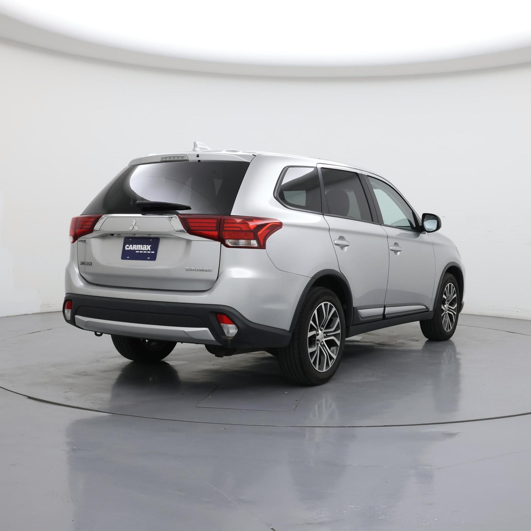 Thumbnail: 2018 Mitsubishi Outlander - 8