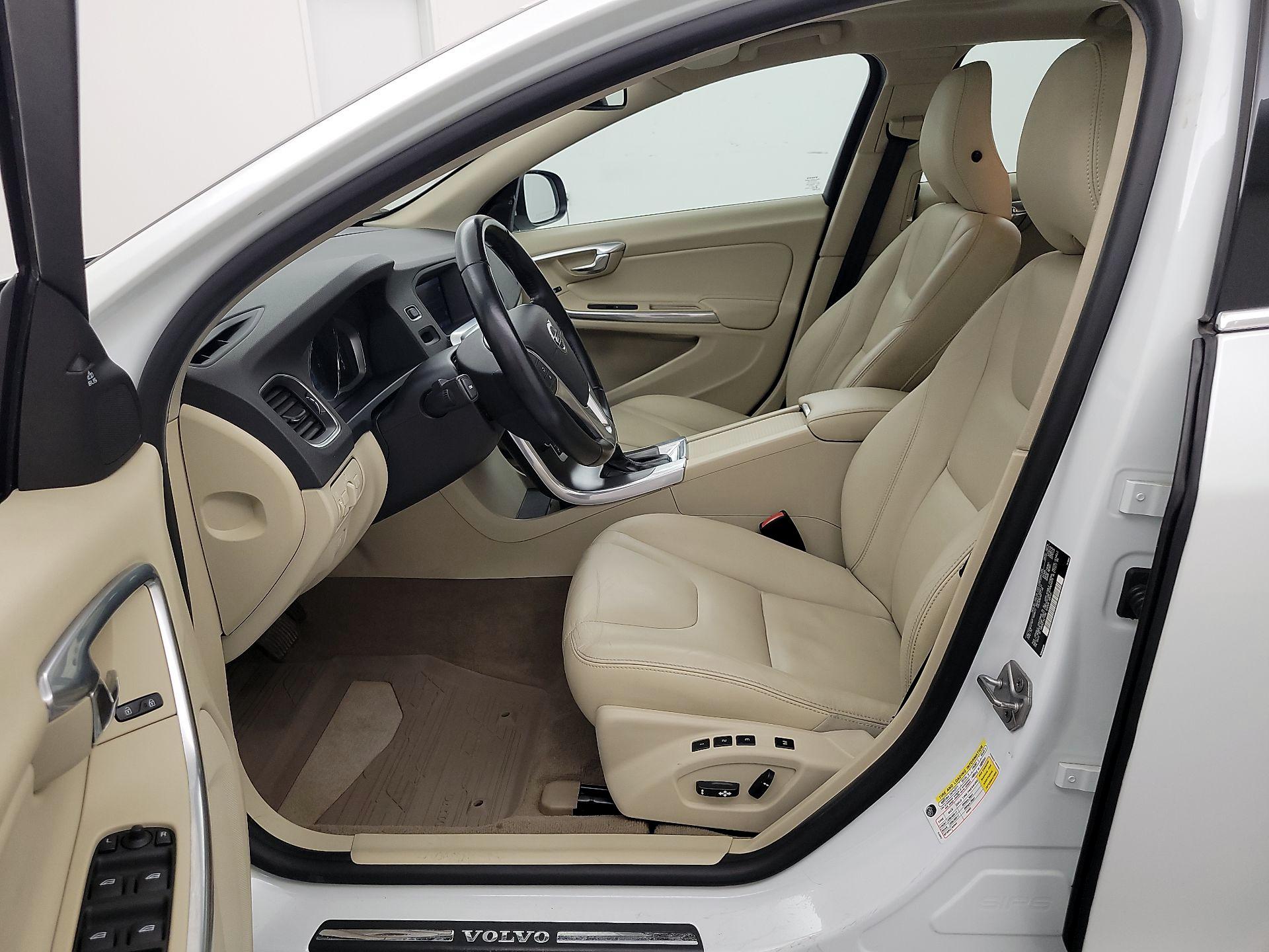 Thumbnail: 2015 Volvo S60 - 11