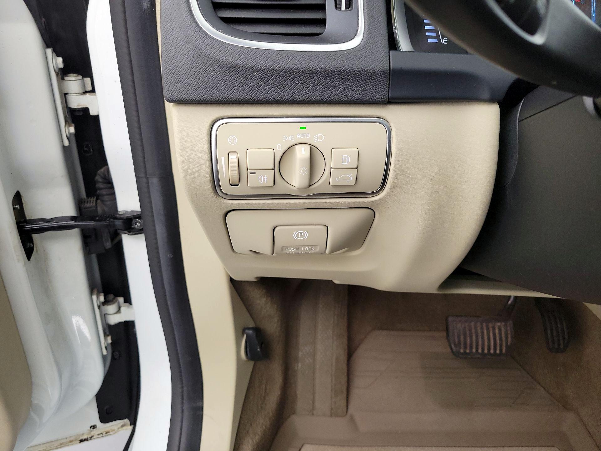 Thumbnail: 2015 Volvo S60 - 13