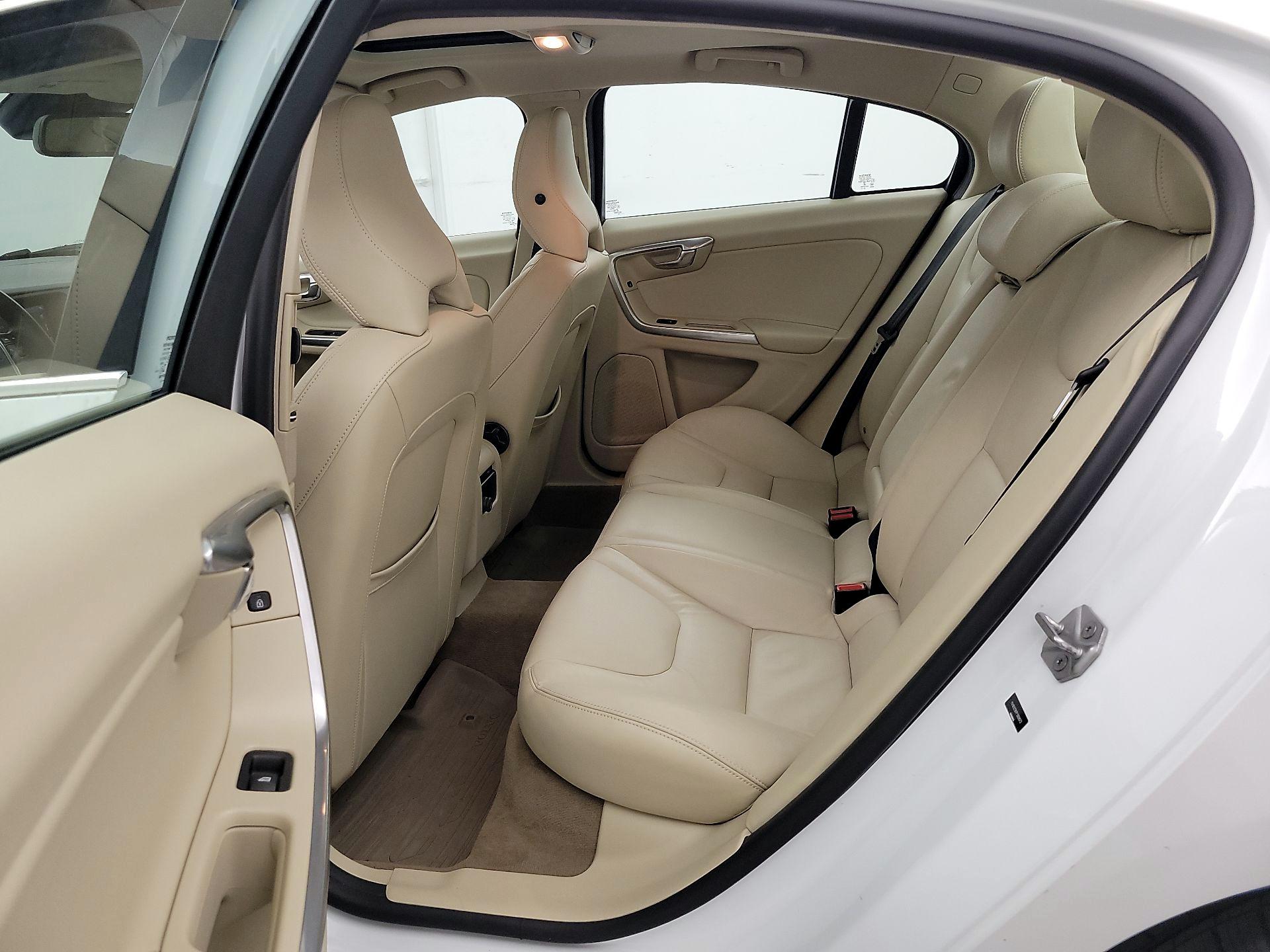 Thumbnail: 2015 Volvo S60 - 18