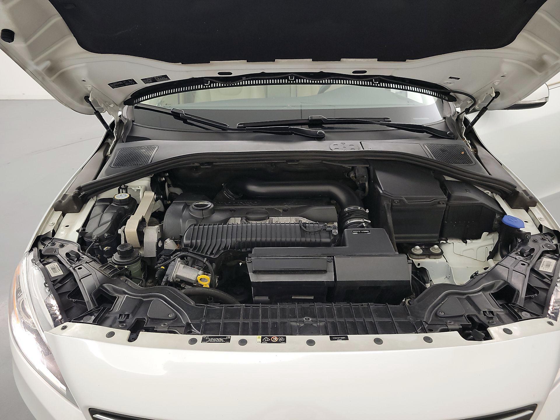 Thumbnail: 2015 Volvo S60 - 20