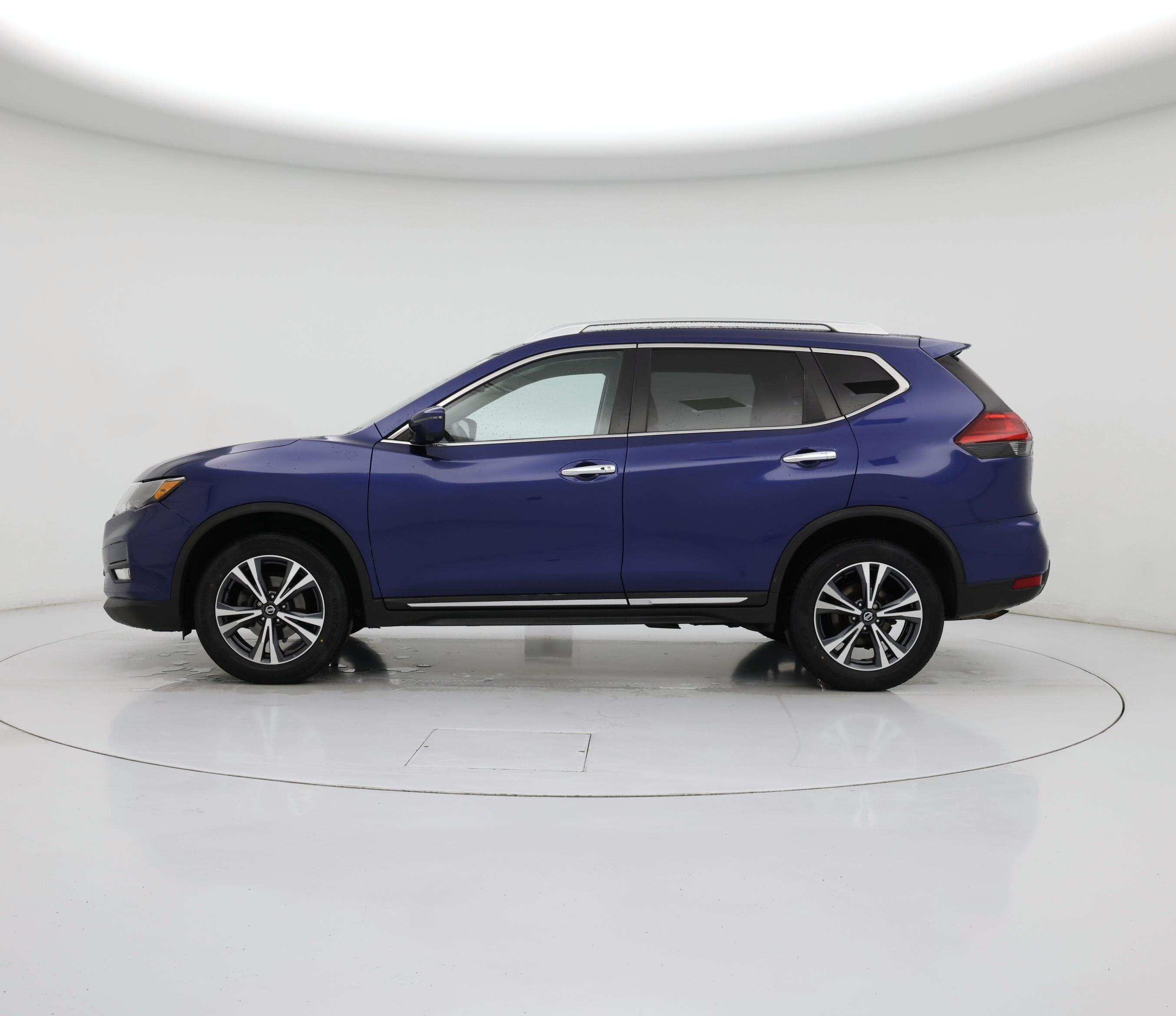 Thumbnail: 2017 Nissan Rogue - 3