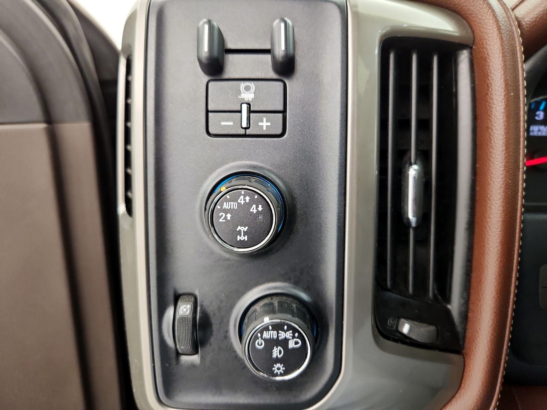 Thumbnail: 2016 Chevrolet Silverado 1500 - 13