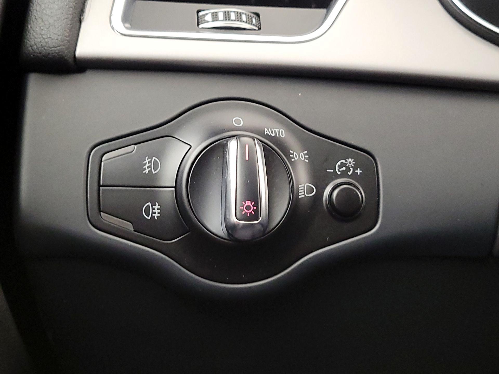 Thumbnail: 2015 Audi A4 - 13