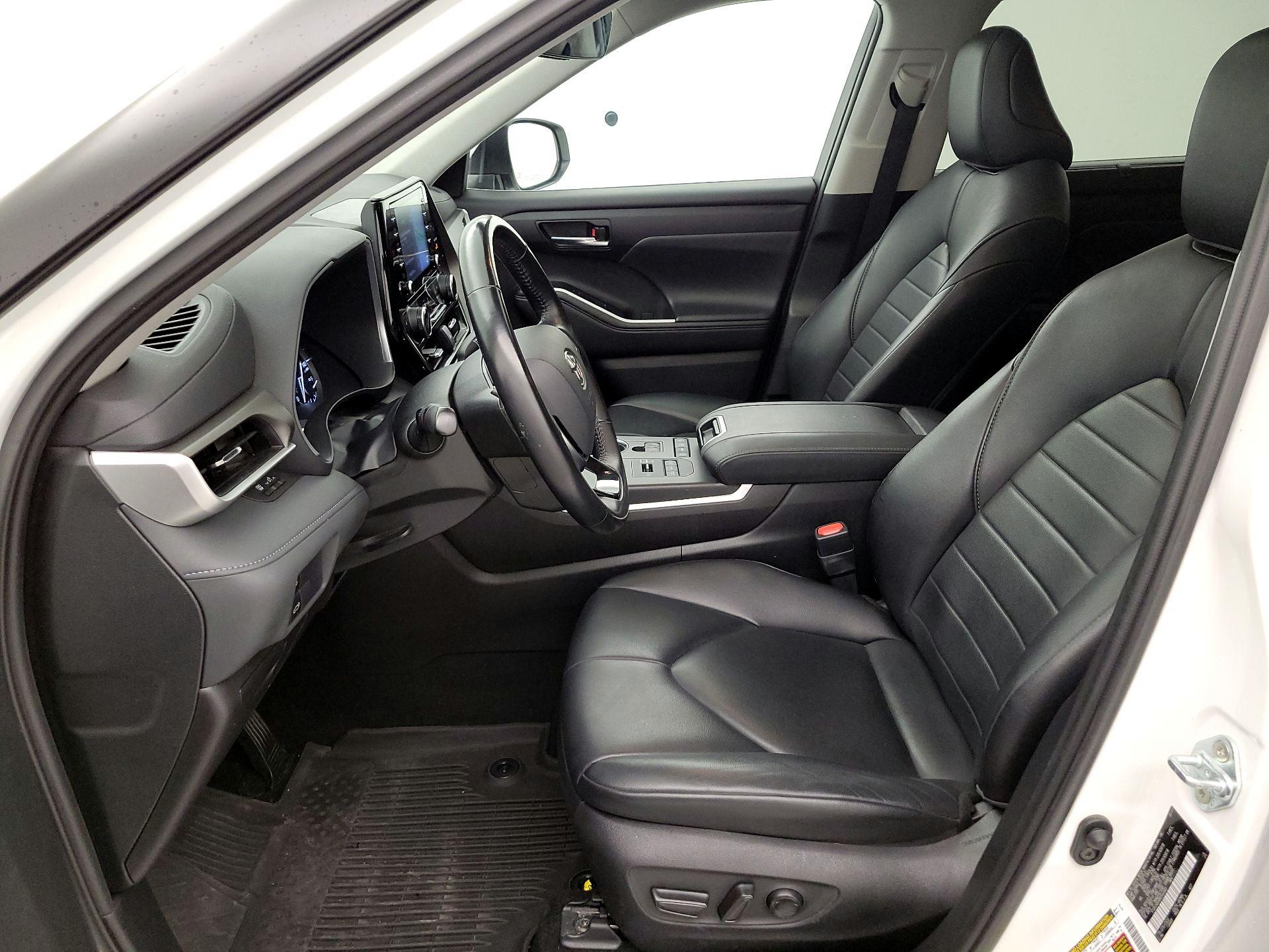 Thumbnail: 2021 Toyota Highlander - 11