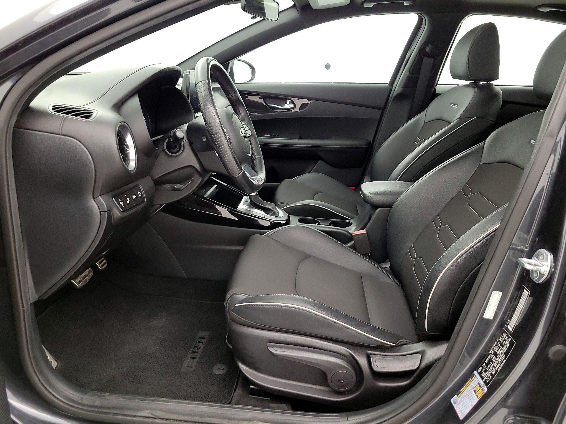 Thumbnail: 2020 Kia Forte - 11