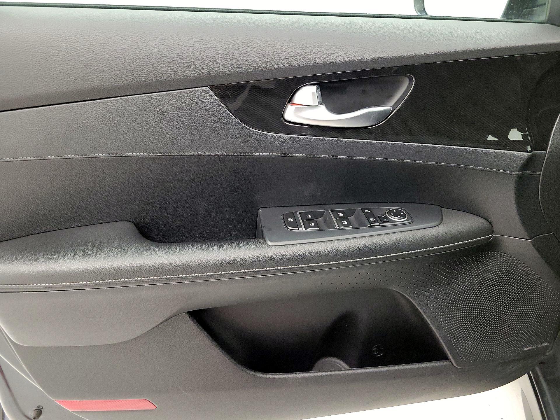 Thumbnail: 2020 Kia Forte - 12