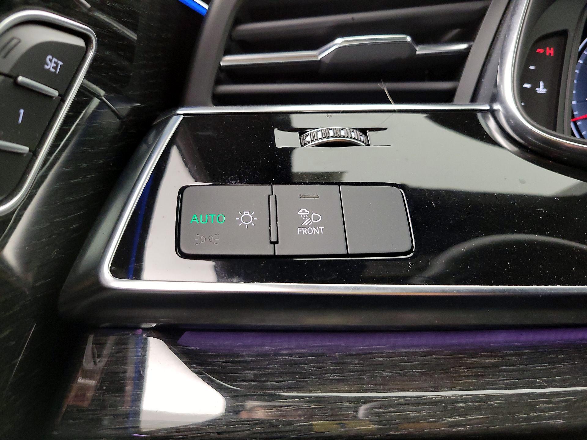 Thumbnail: 2019 Audi Q8 - 13