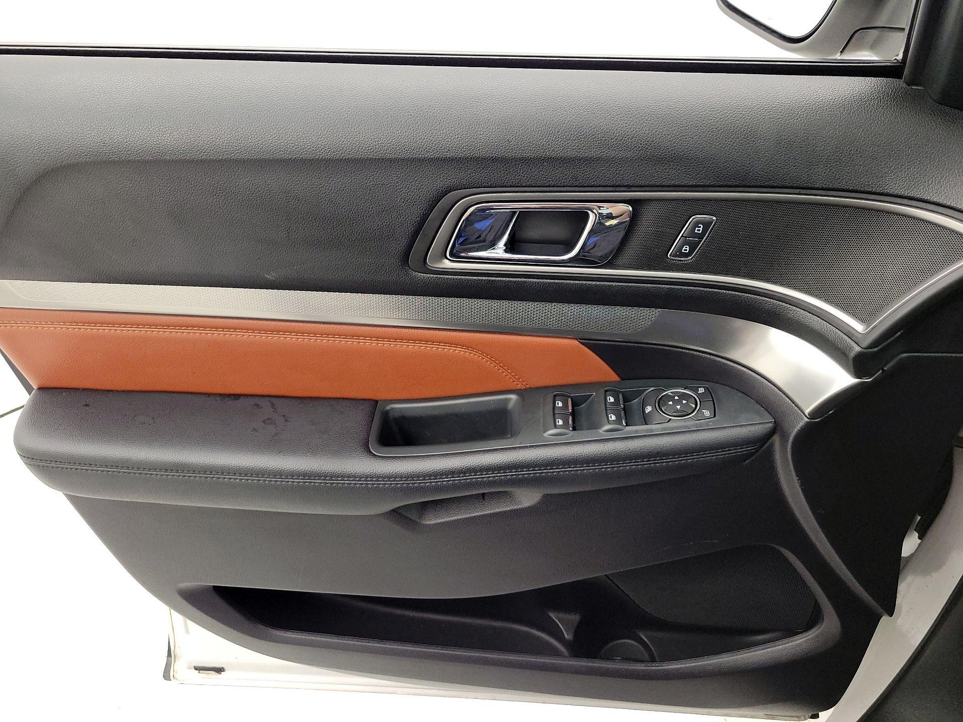 Thumbnail: 2019 Ford Explorer - 12