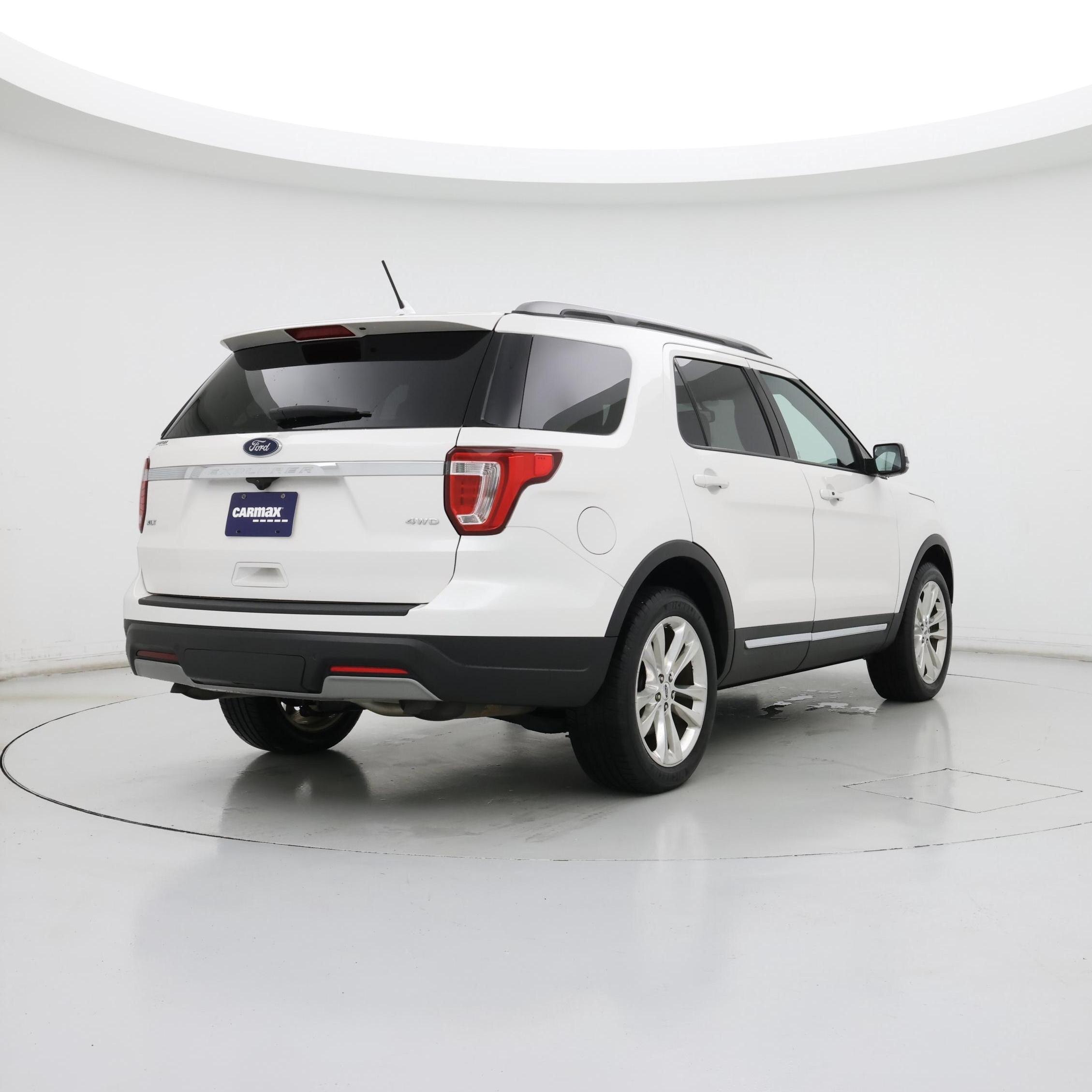 Thumbnail: 2019 Ford Explorer - 8