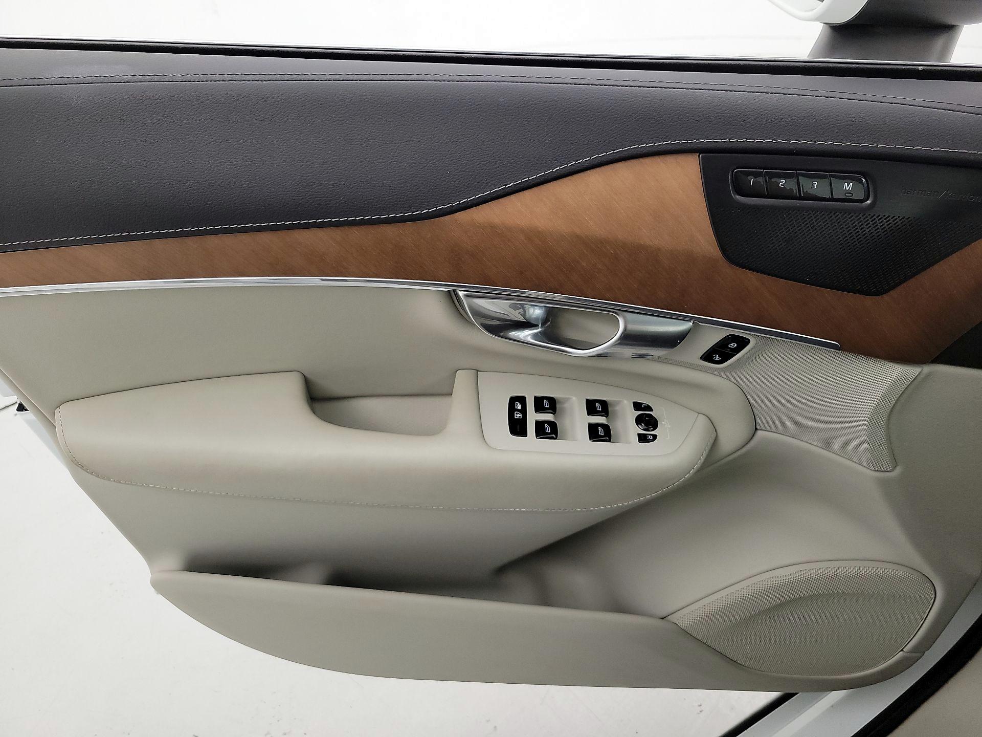 Thumbnail: 2019 Volvo XC90 - 12