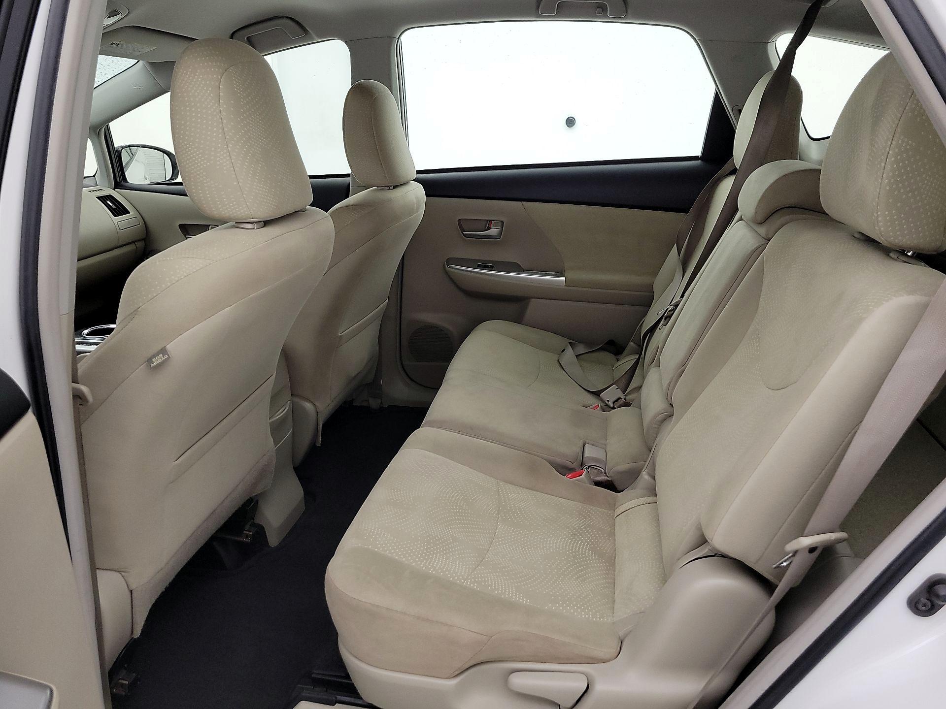 Thumbnail: 2013 Toyota Prius v - 19