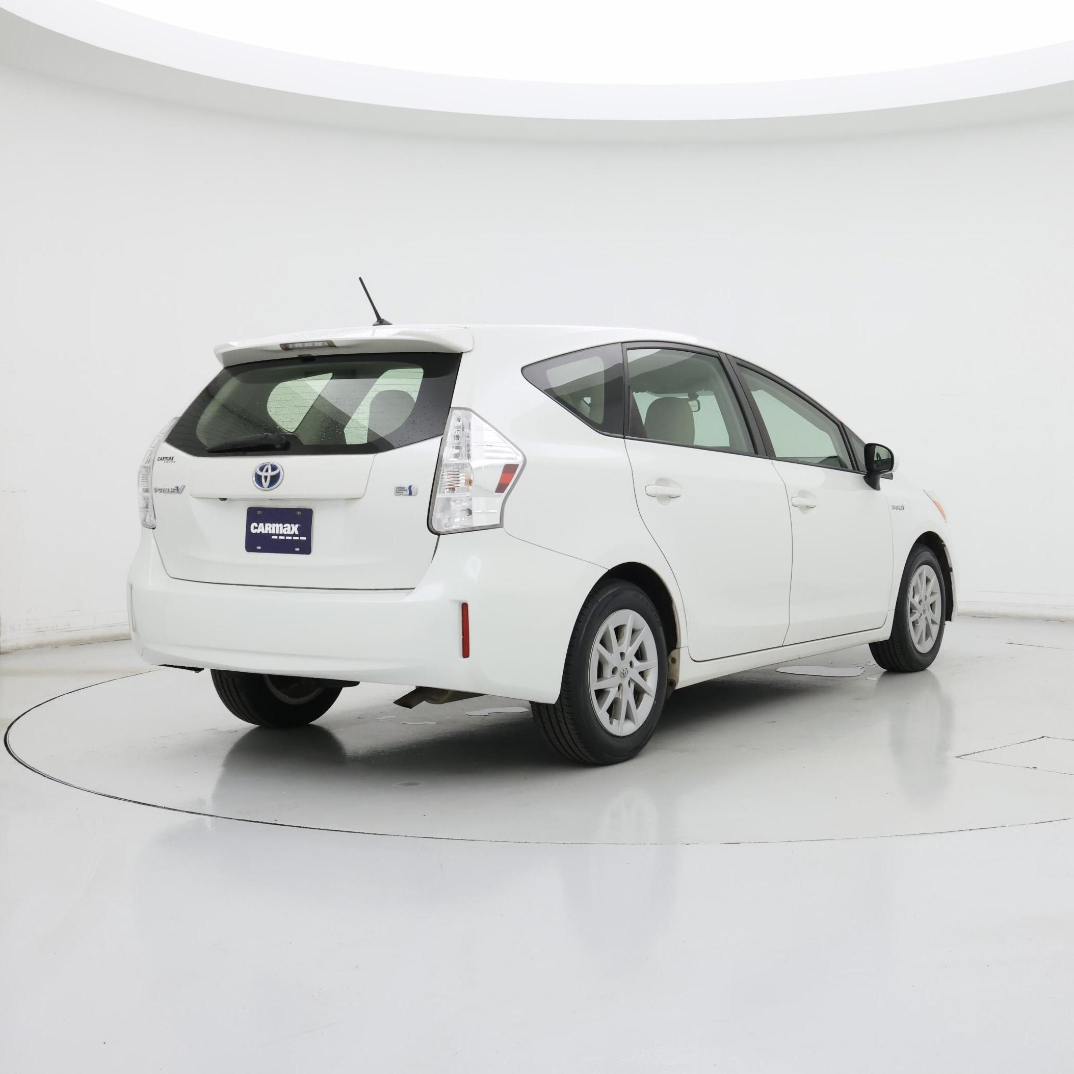Thumbnail: 2013 Toyota Prius v - 8