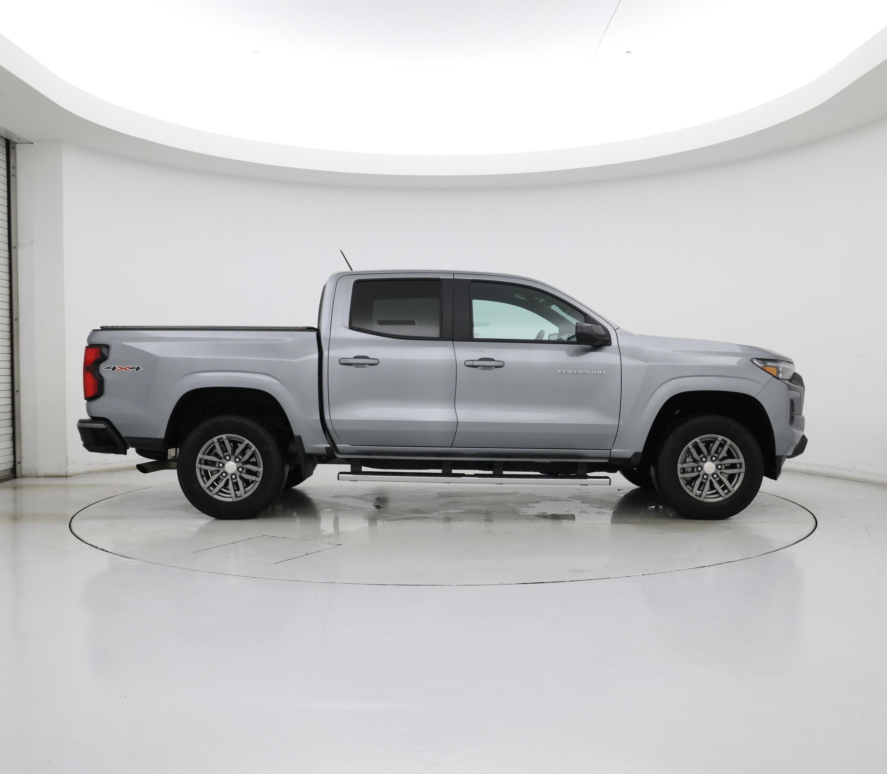 Thumbnail: 2023 Chevrolet Colorado - 7