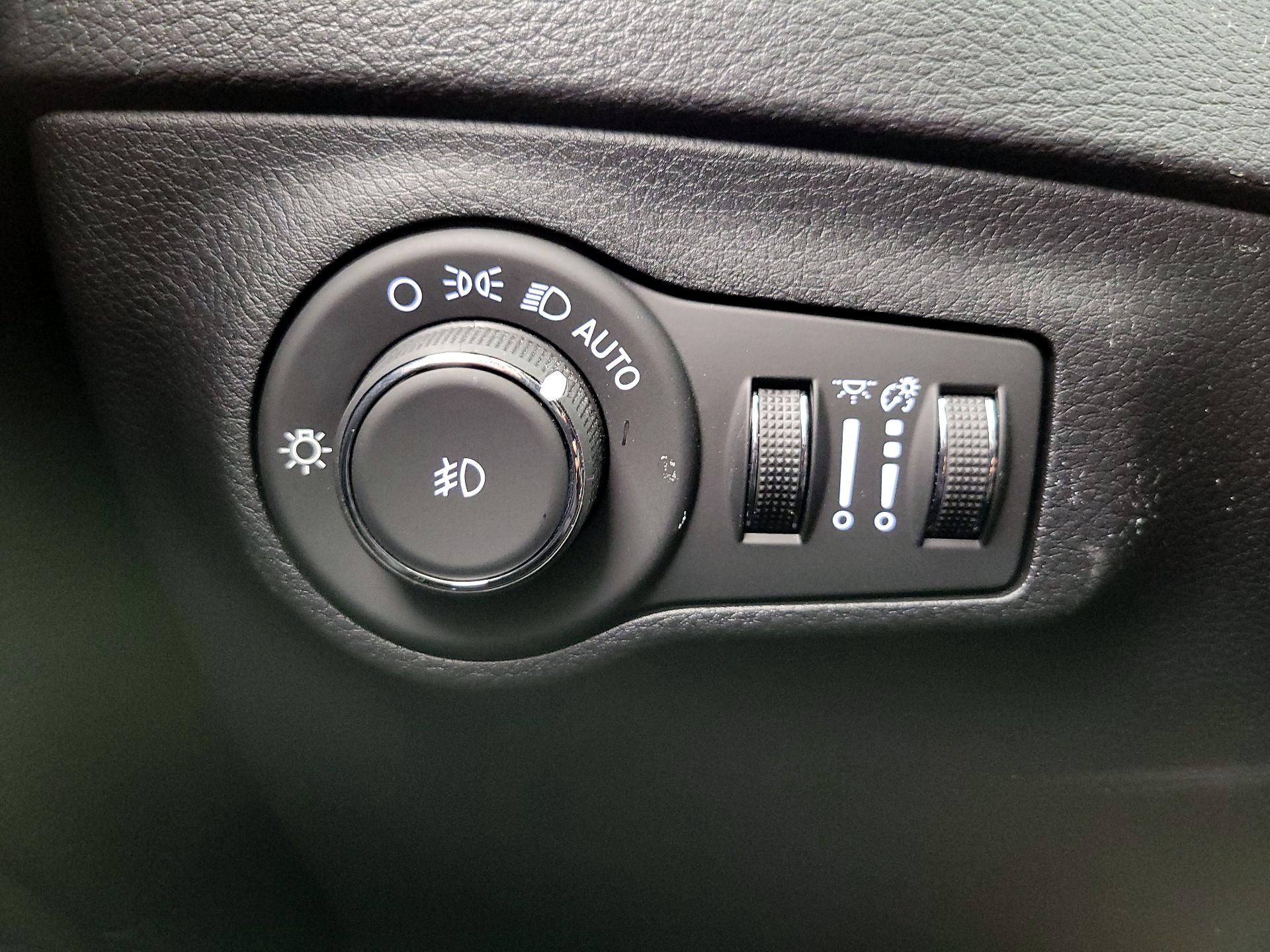 Thumbnail: 2019 Jeep Compass - 13