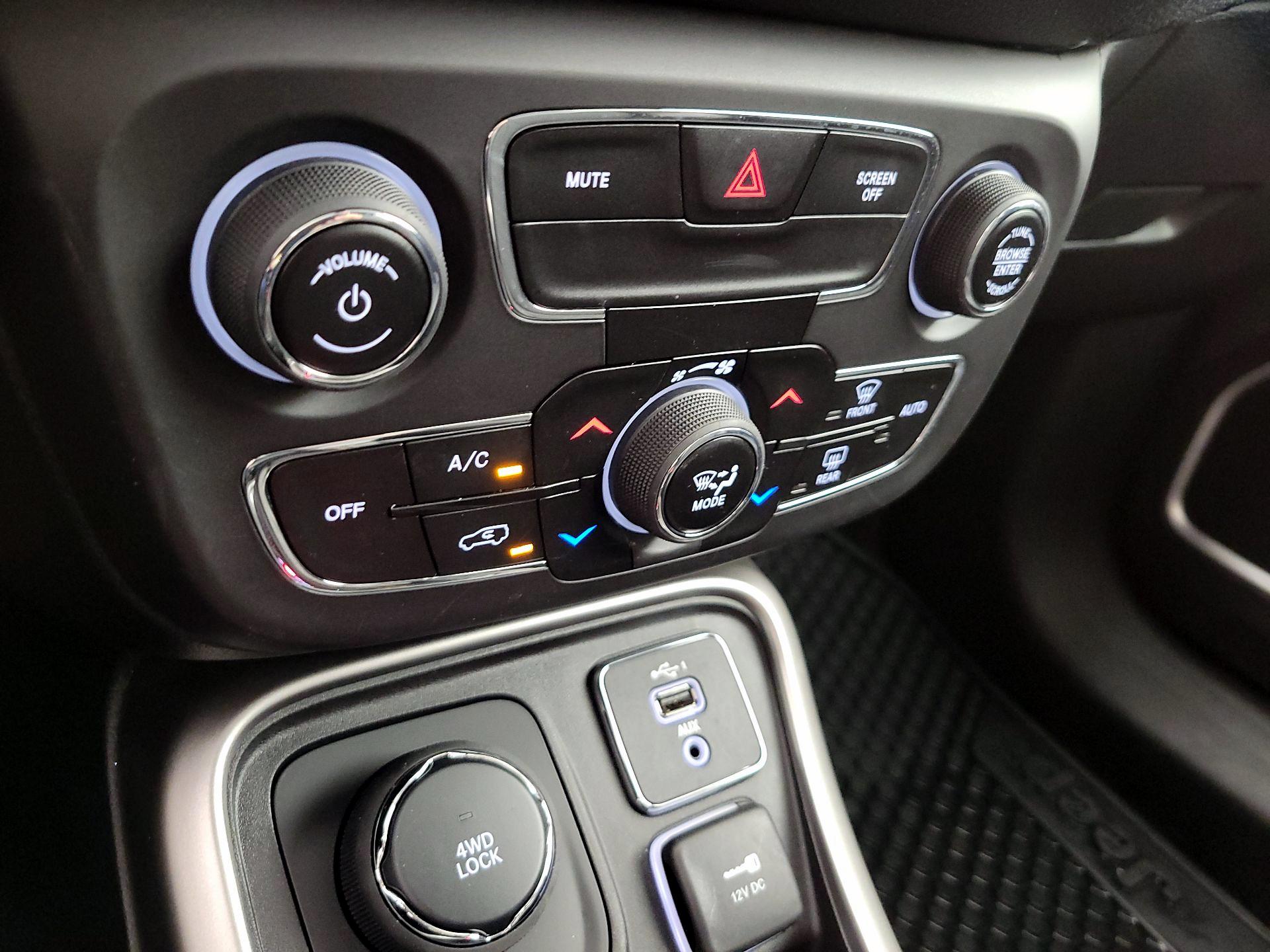 Thumbnail: 2019 Jeep Compass - 16