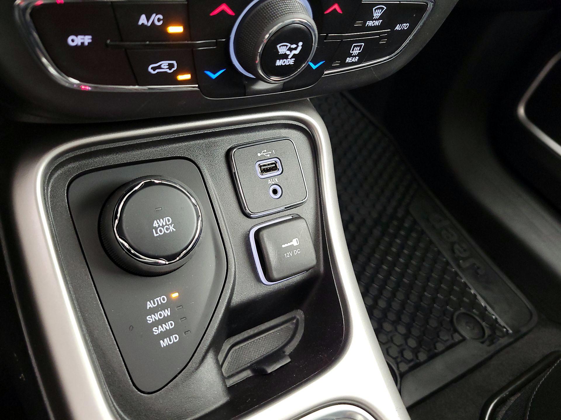 Thumbnail: 2019 Jeep Compass - 18