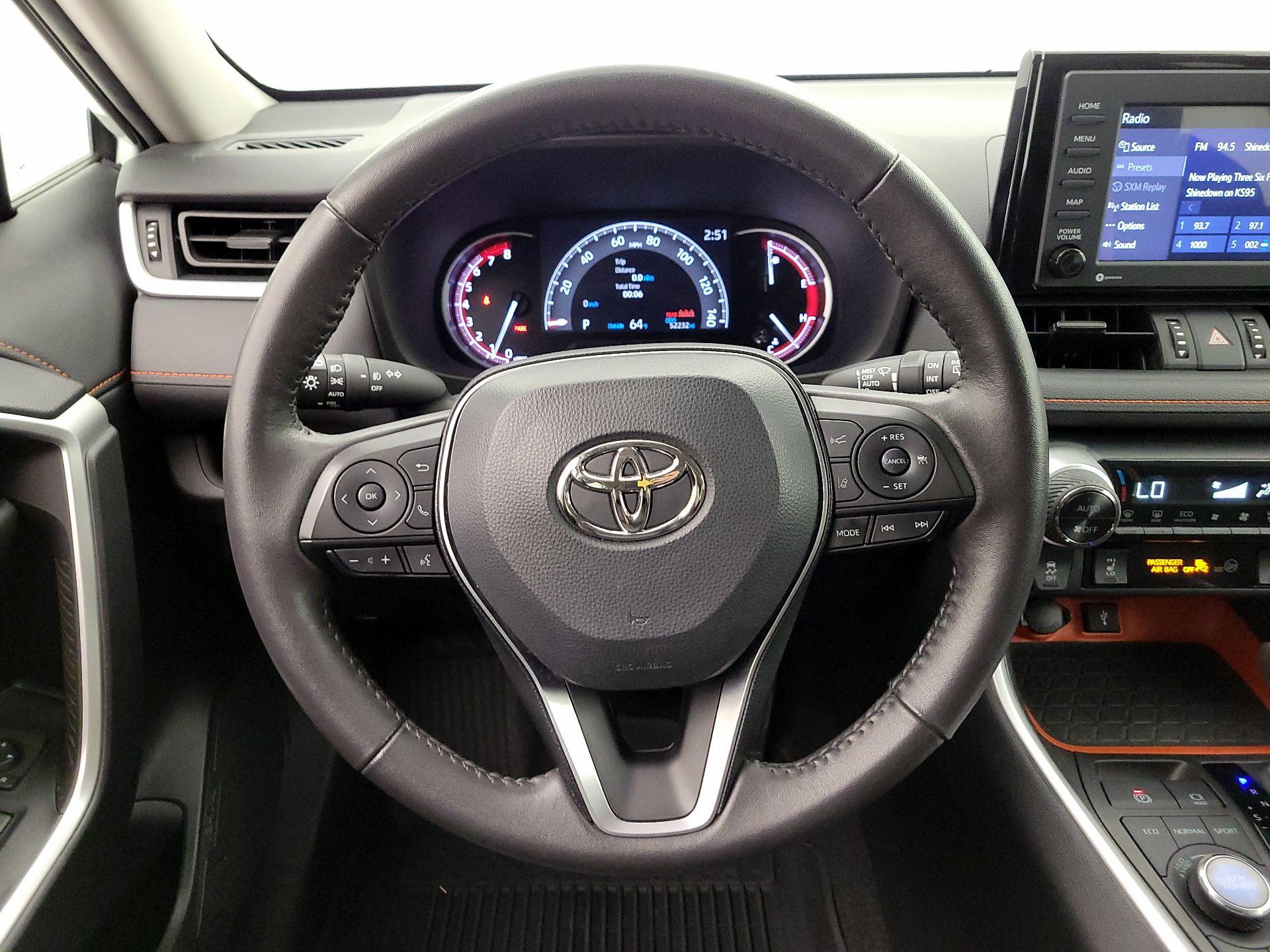 Thumbnail: 2022 Toyota RAV4 - 10