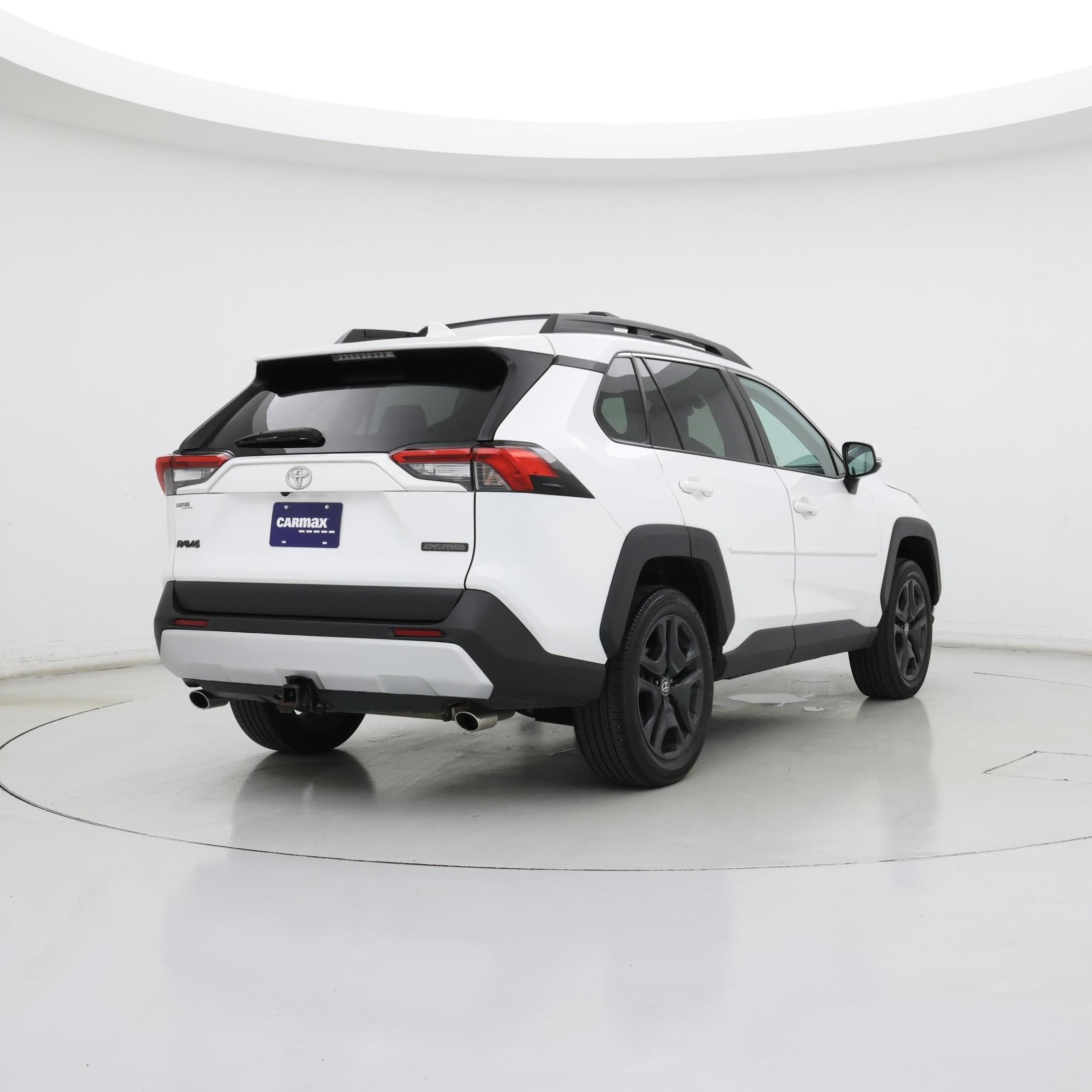 Thumbnail: 2022 Toyota RAV4 - 8