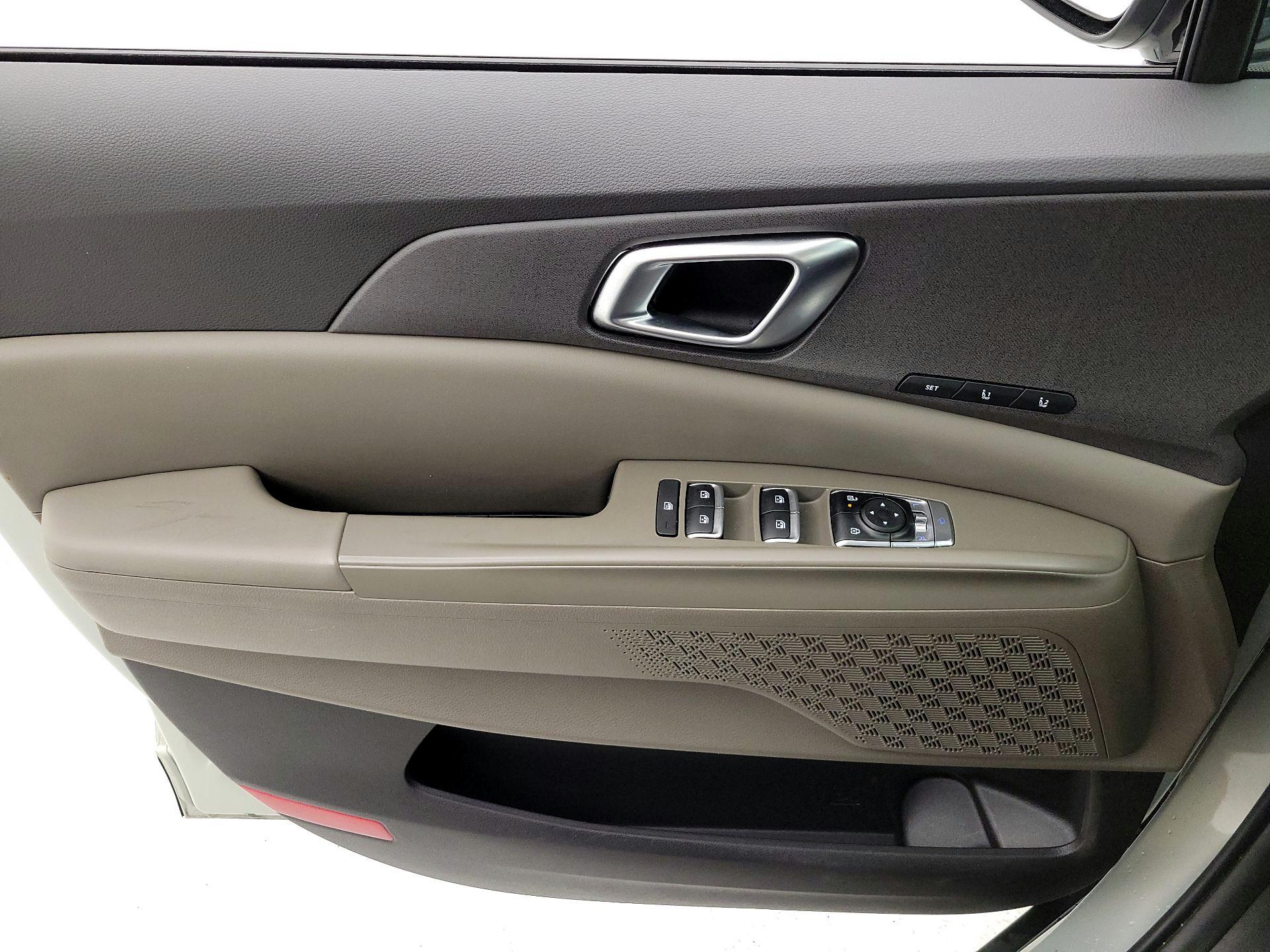 Thumbnail: 2025 Kia Carnival - 12