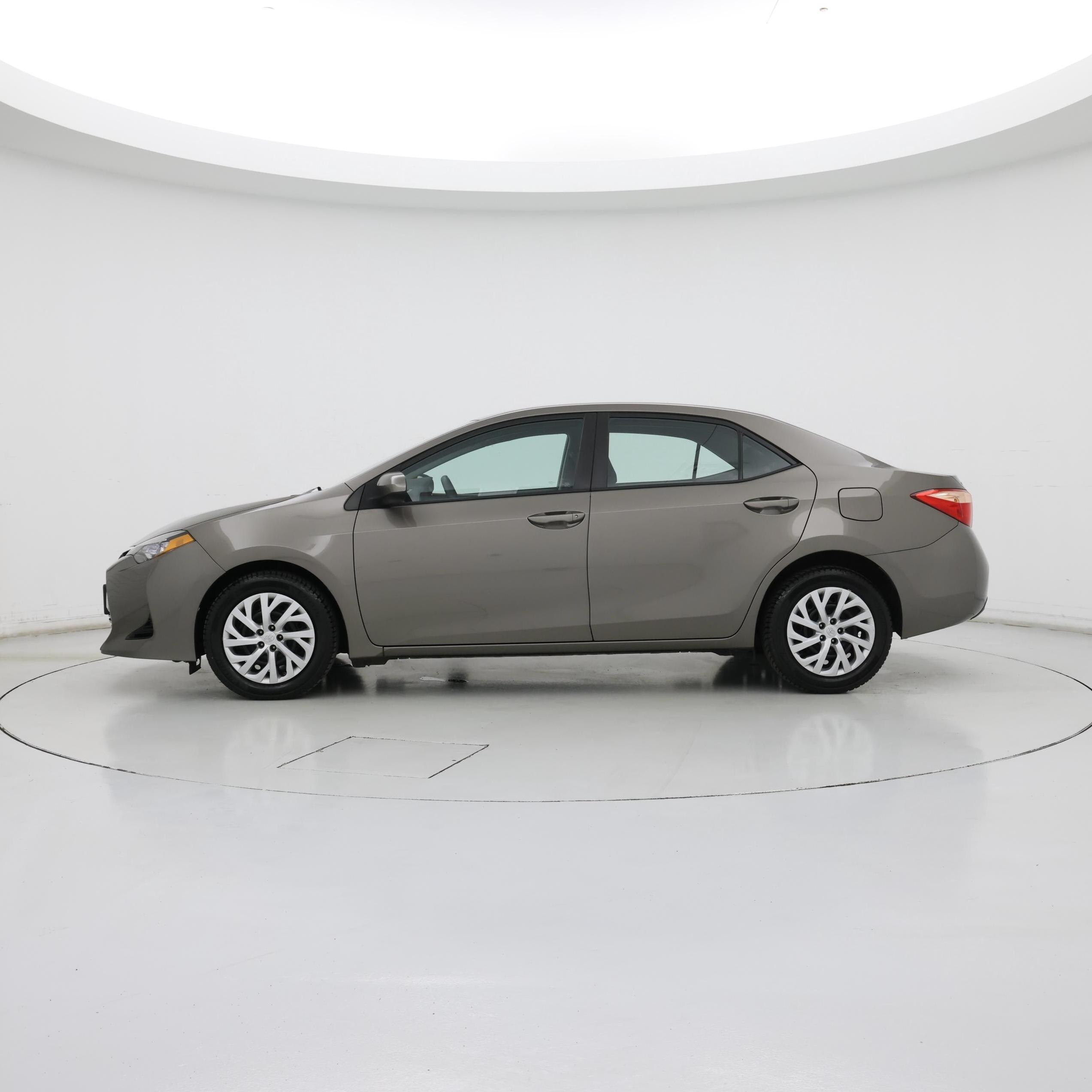 Thumbnail: 2017 Toyota Corolla - 3