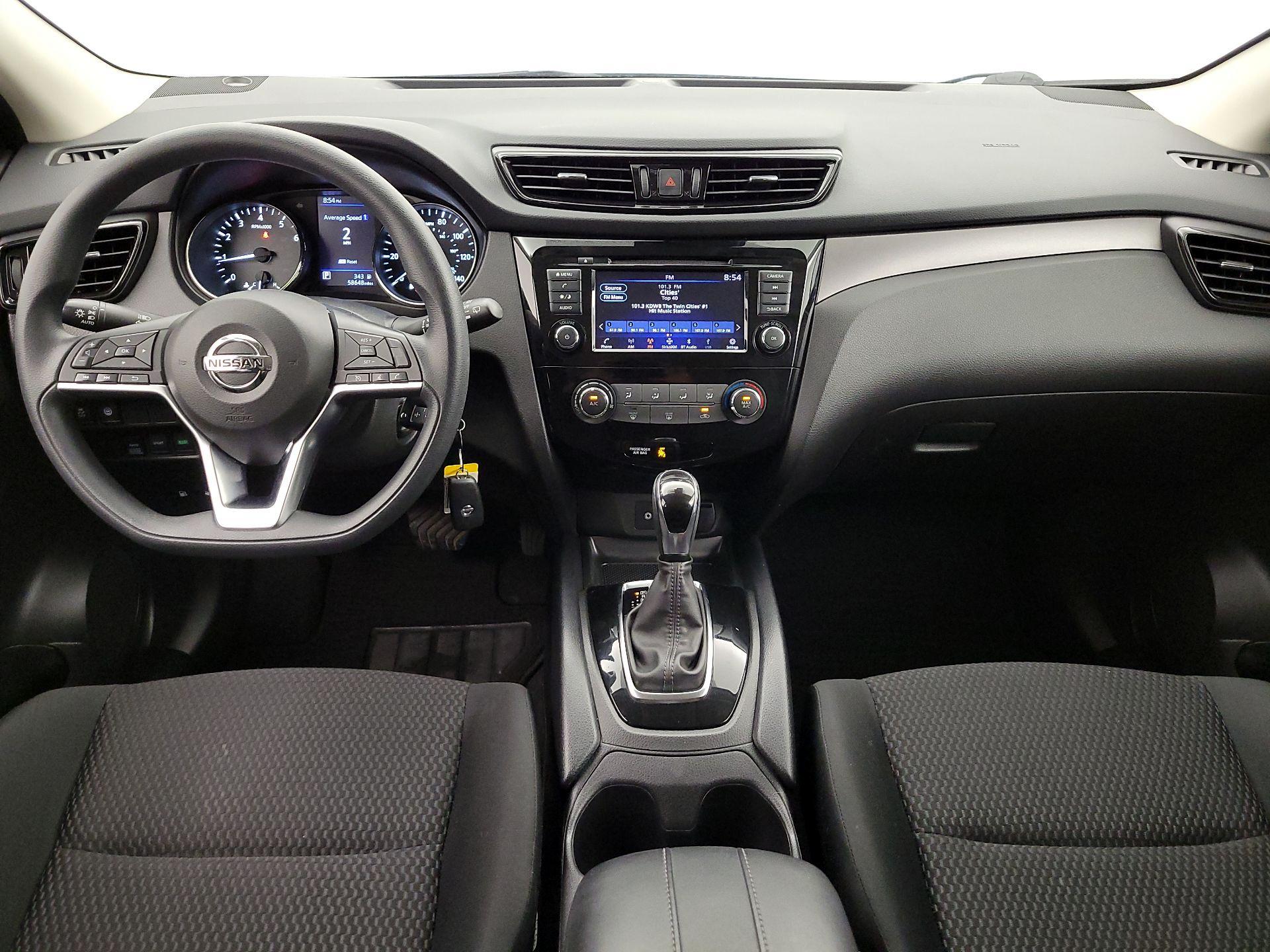 Thumbnail: 2021 Nissan Rogue Sport - 9