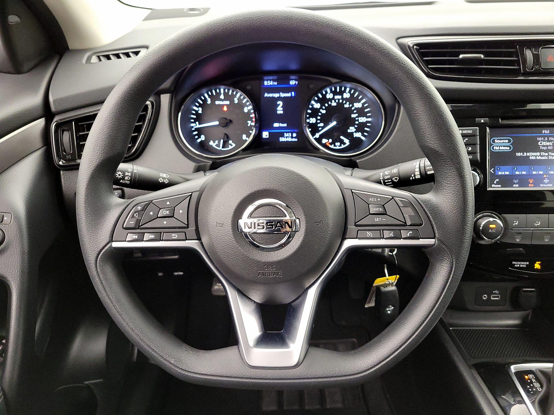 Thumbnail: 2021 Nissan Rogue Sport - 10