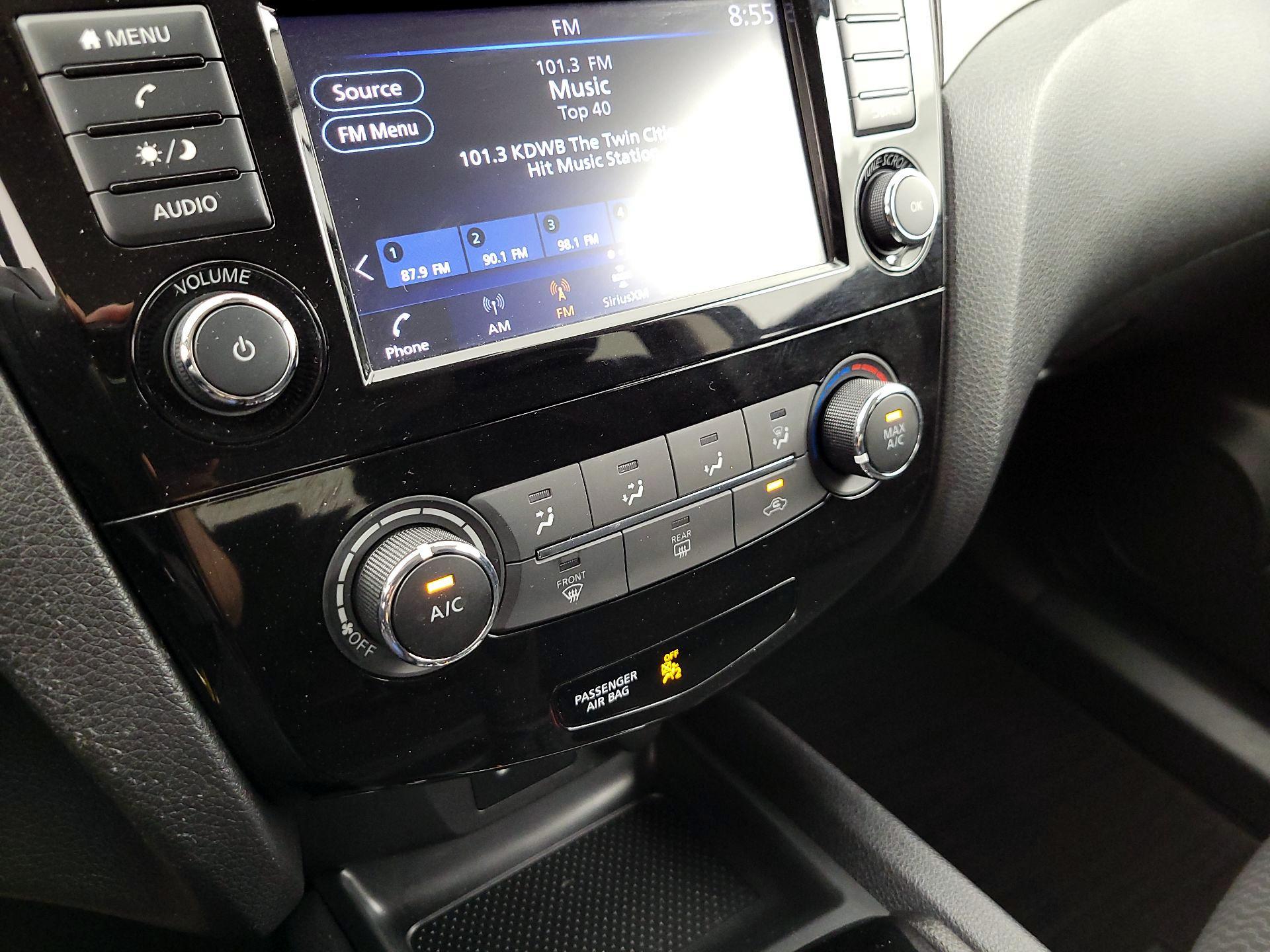 Thumbnail: 2021 Nissan Rogue Sport - 16