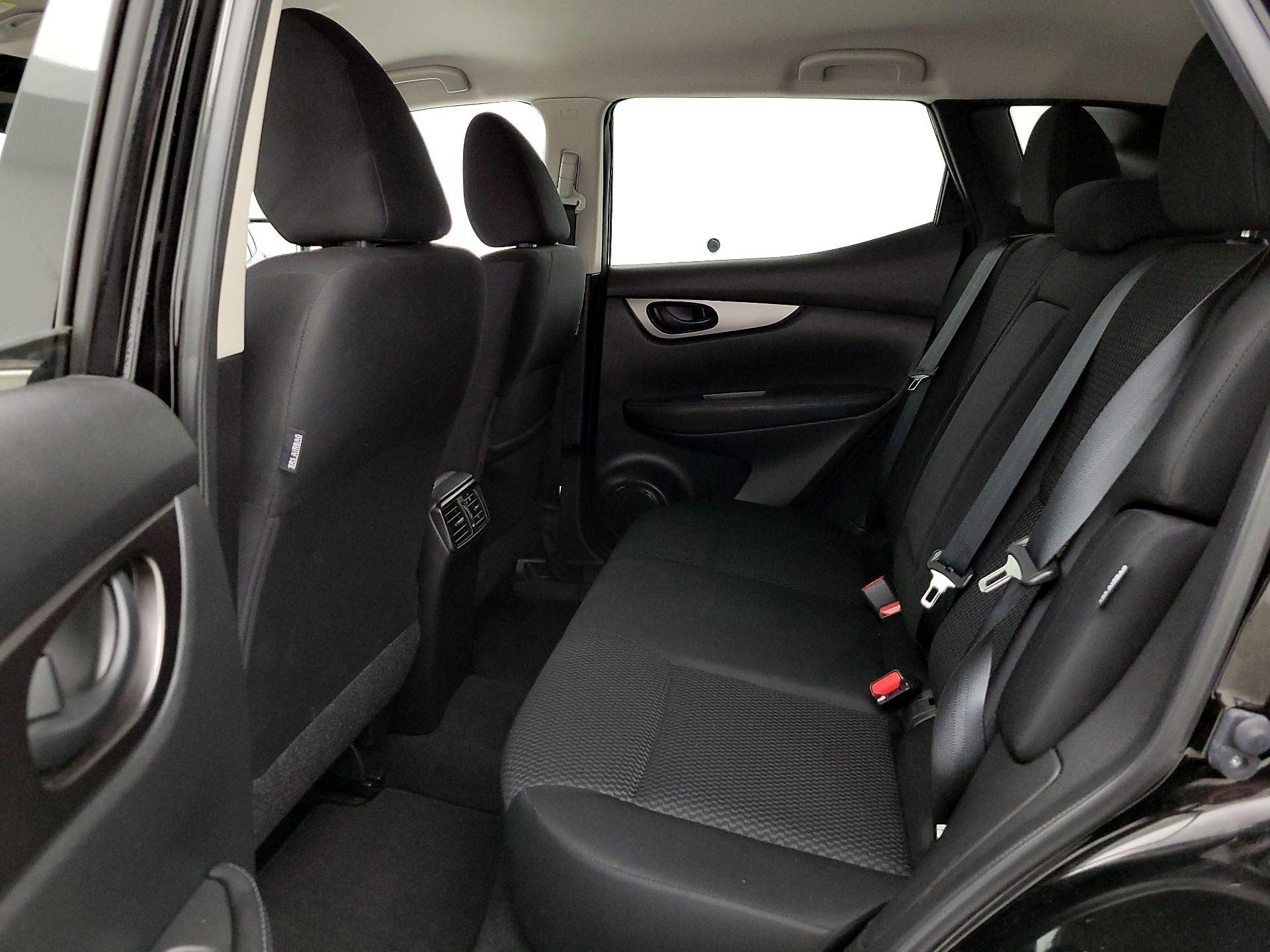 Thumbnail: 2021 Nissan Rogue Sport - 19