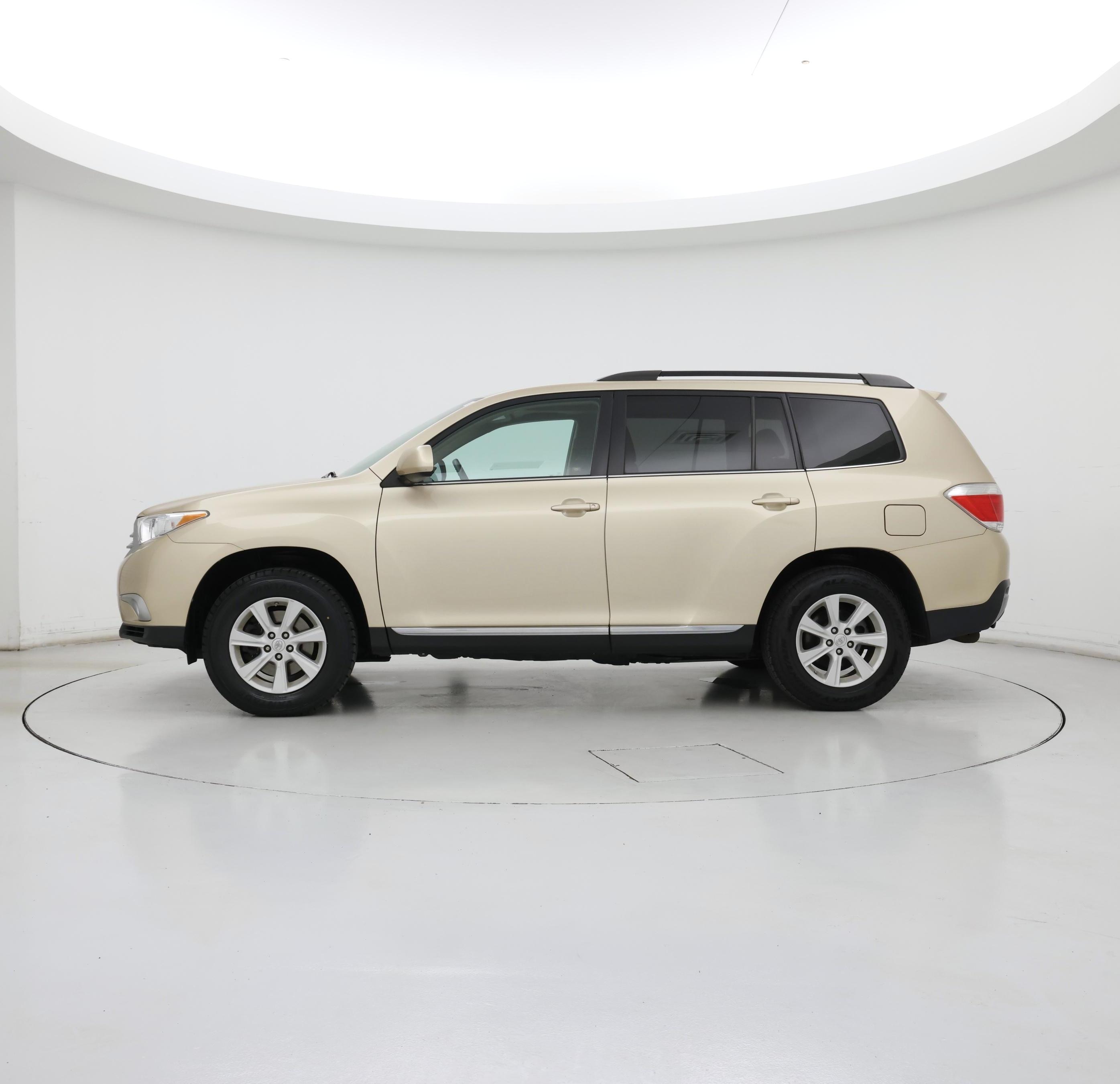 Thumbnail: 2013 Toyota Highlander - 3