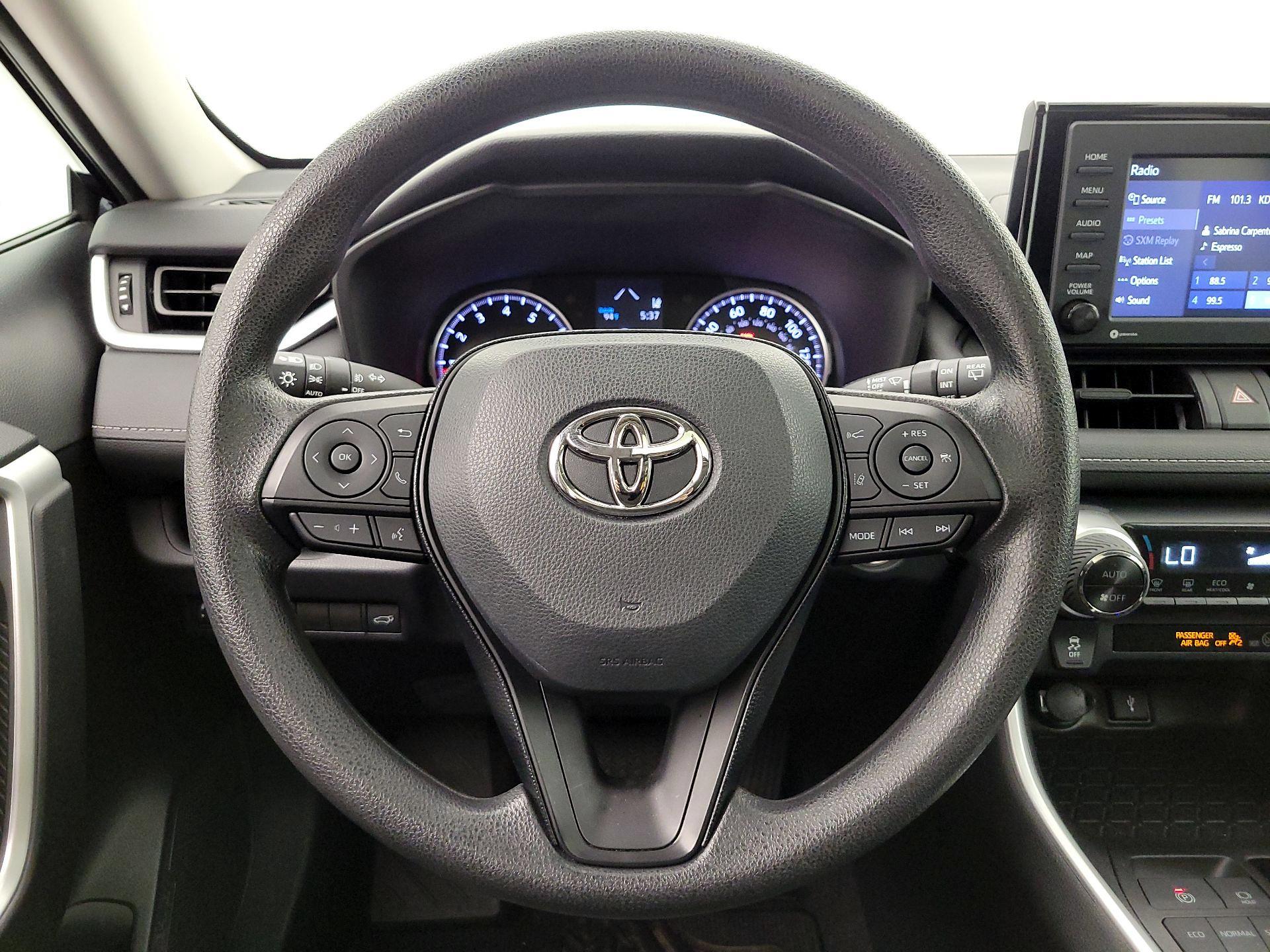 Thumbnail: 2021 Toyota RAV4 - 10