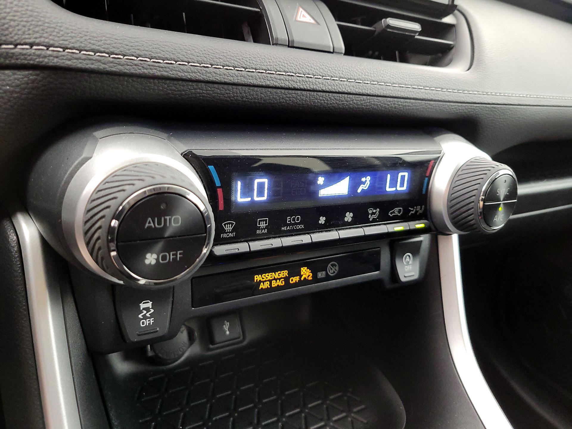 Thumbnail: 2021 Toyota RAV4 - 16