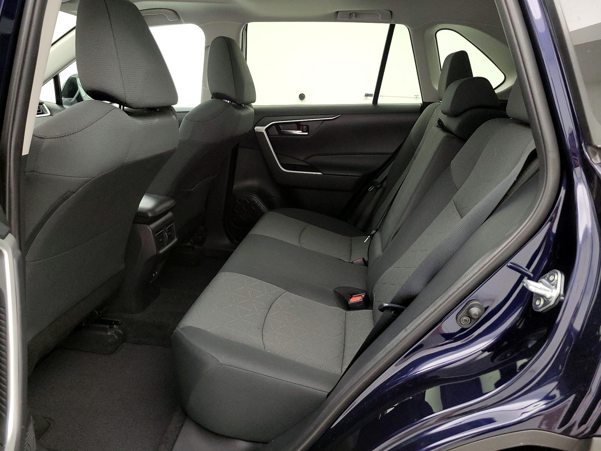 Thumbnail: 2021 Toyota RAV4 - 20