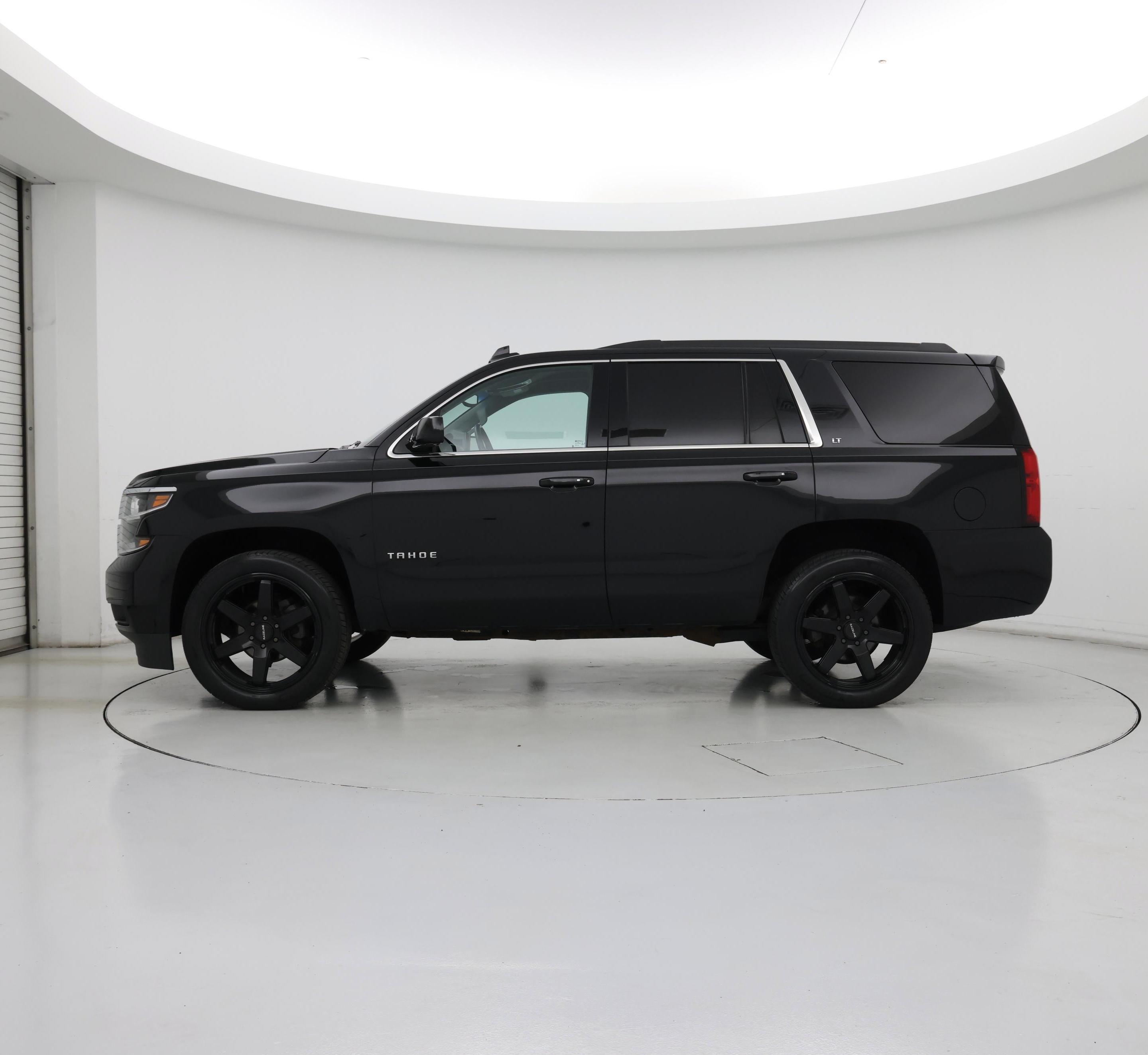 Thumbnail: 2019 Chevrolet Tahoe - 3