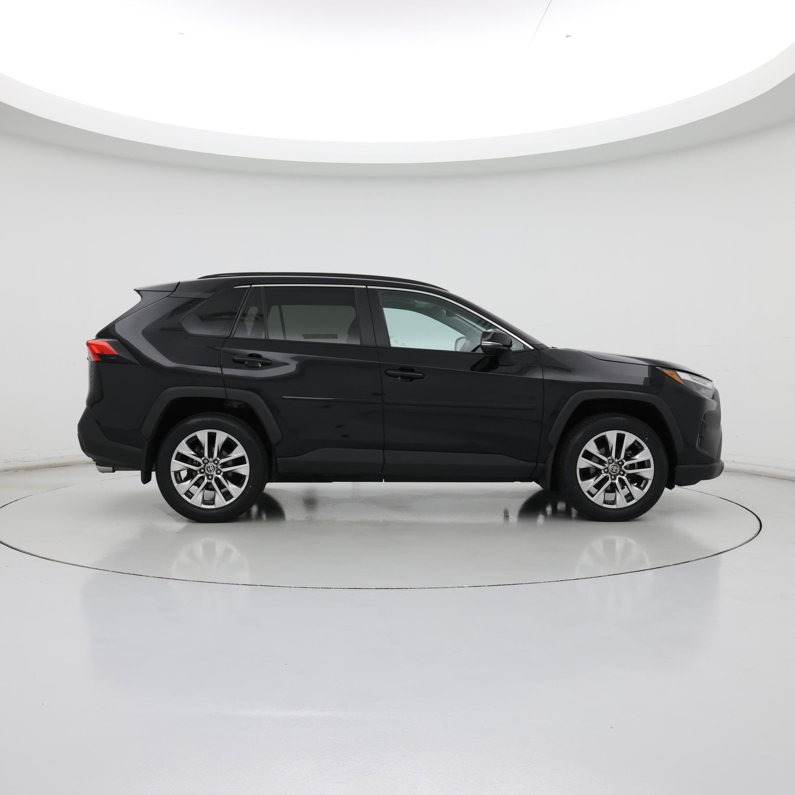 Thumbnail: 2022 Toyota RAV4 - 7