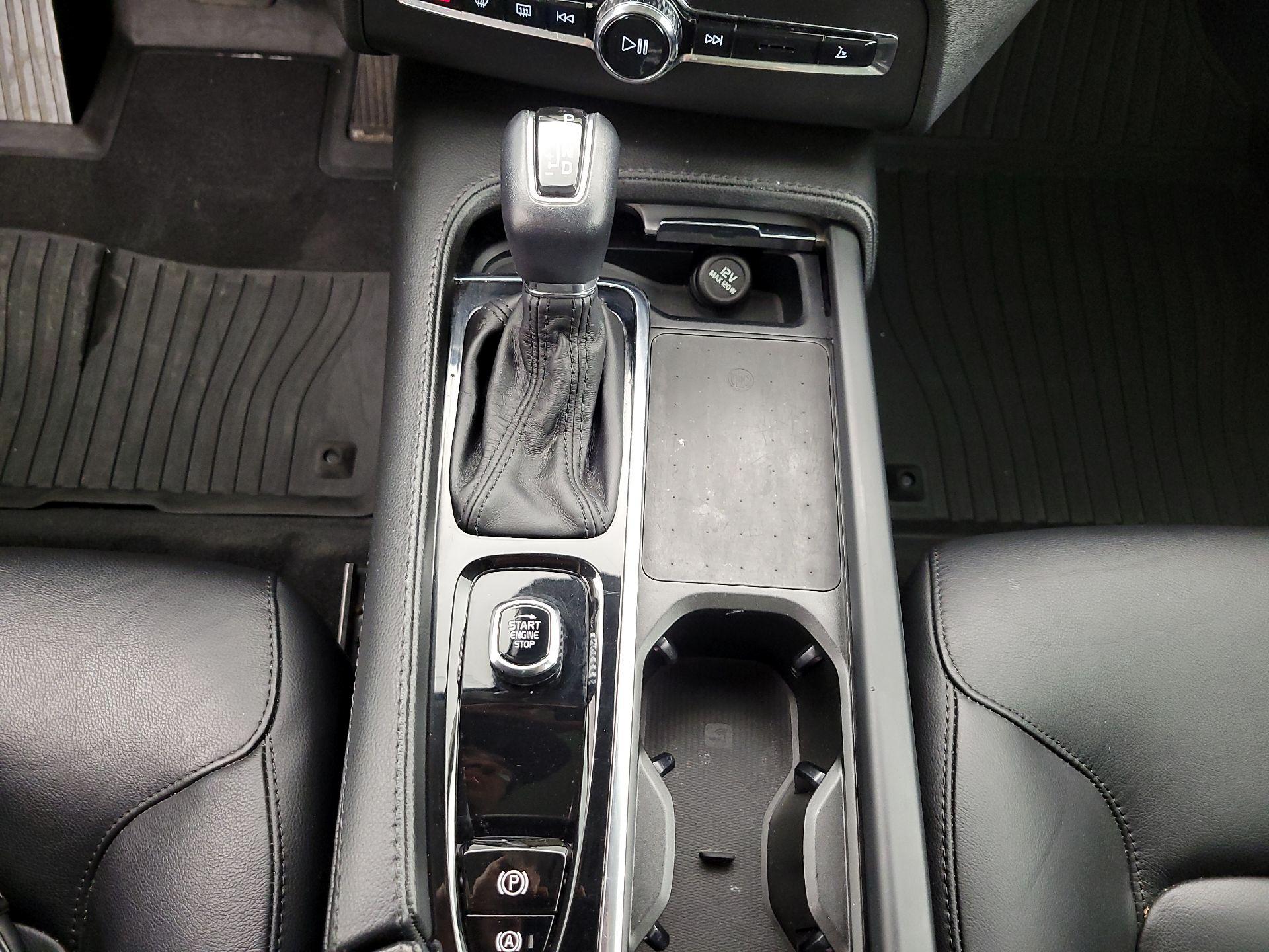 Thumbnail: 2022 Volvo XC90 - 18