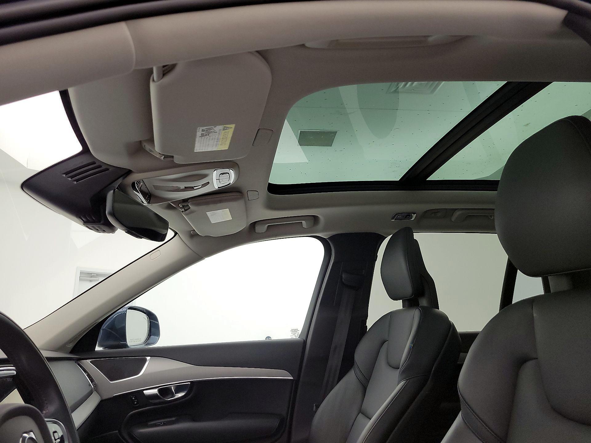 Thumbnail: 2022 Volvo XC90 - 20