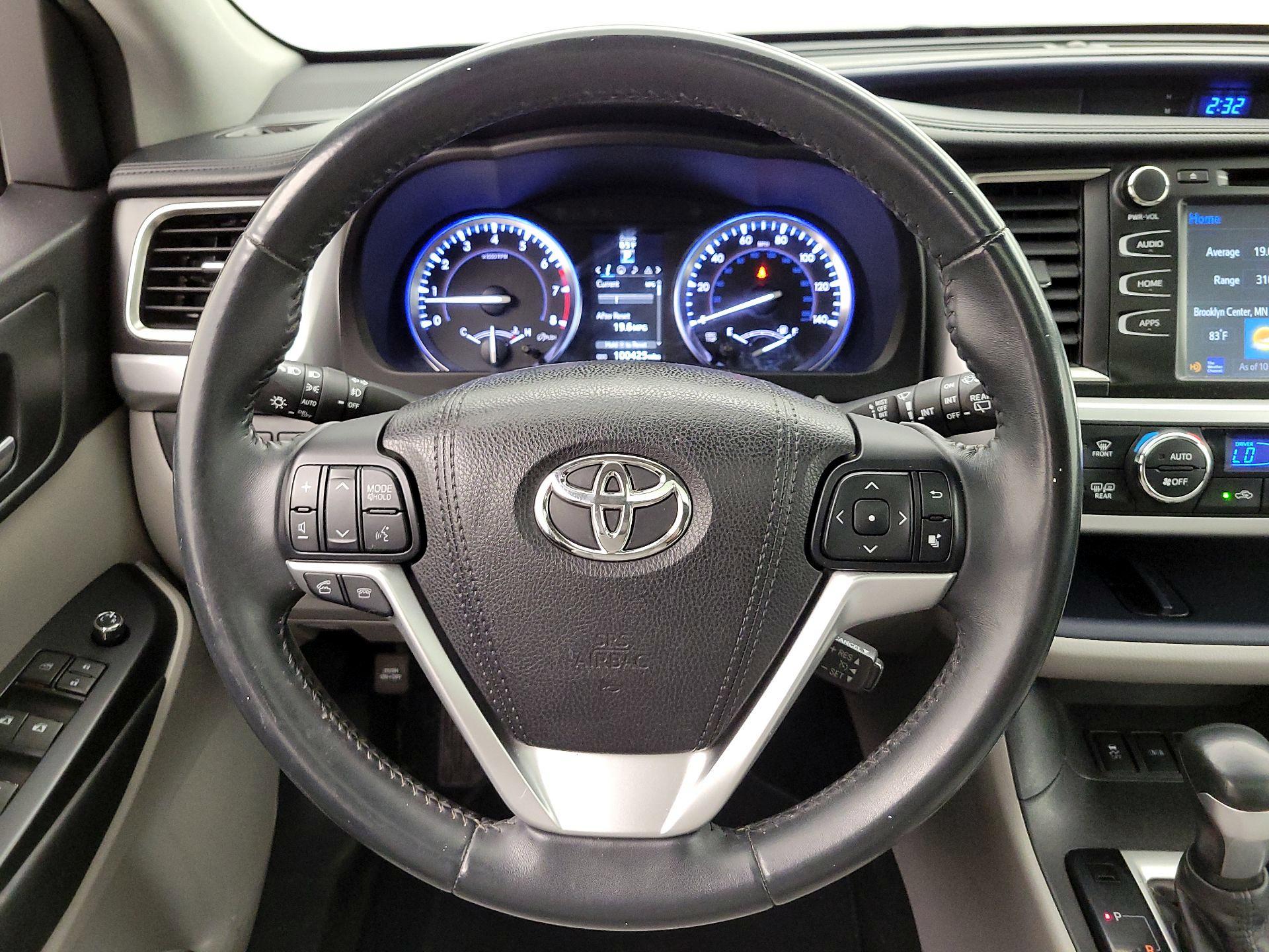 Thumbnail: 2016 Toyota Highlander - 10