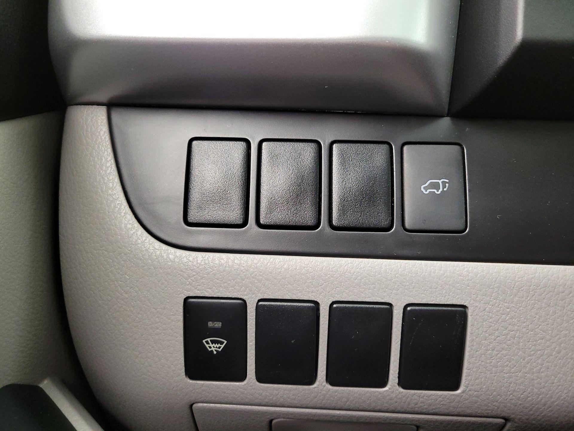 Thumbnail: 2016 Toyota Highlander - 13