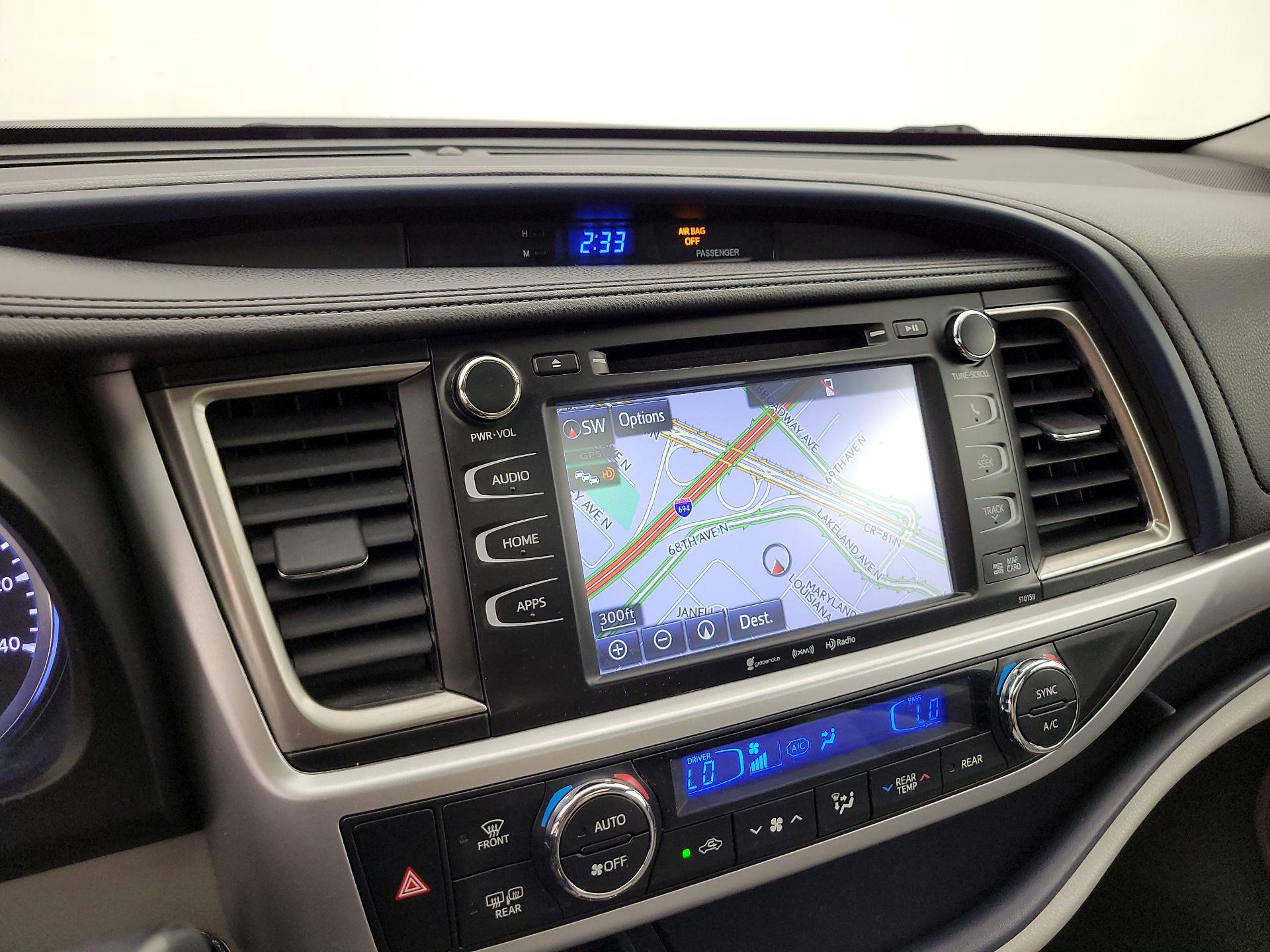 Thumbnail: 2016 Toyota Highlander - 14