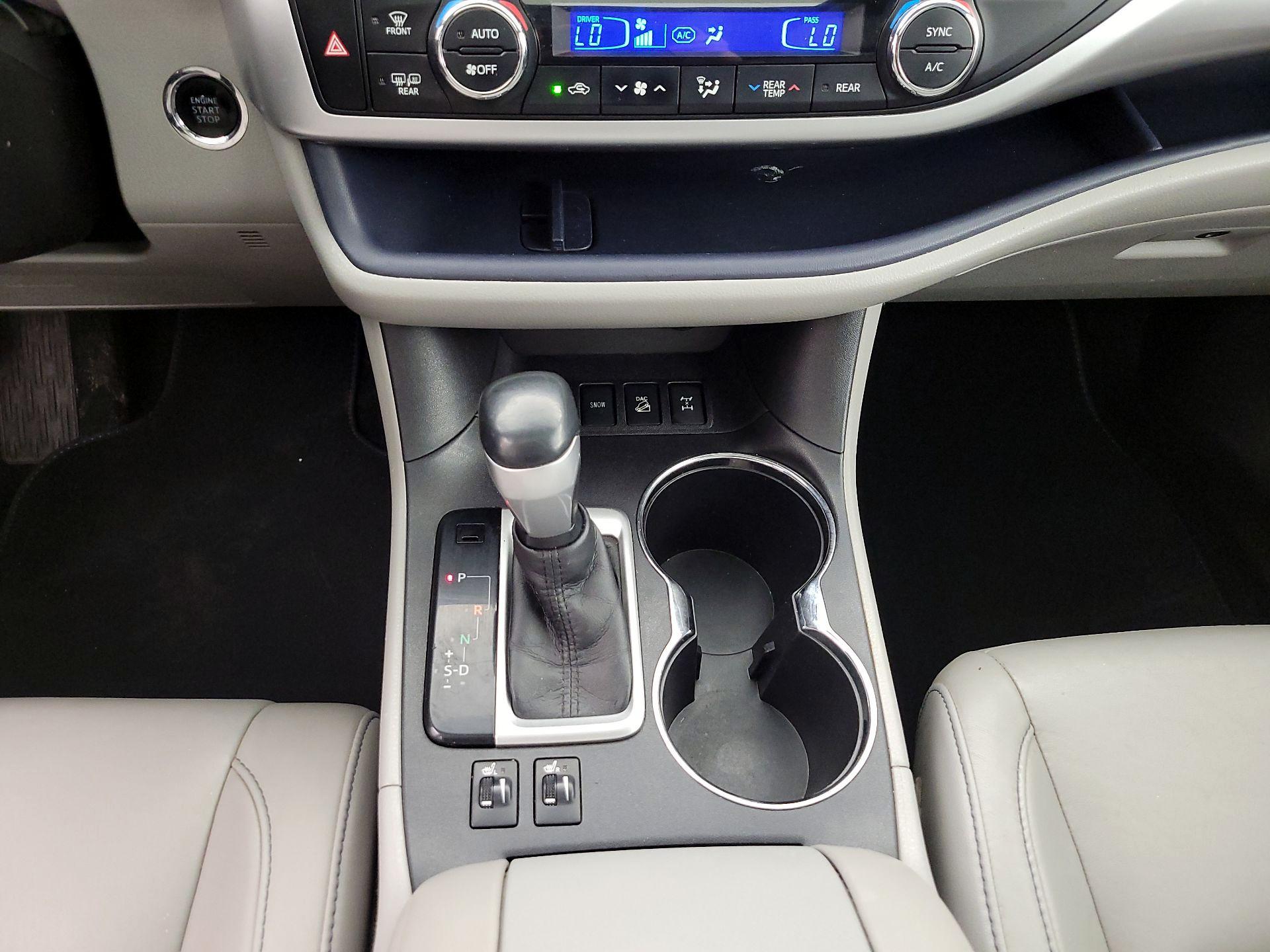 Thumbnail: 2016 Toyota Highlander - 18